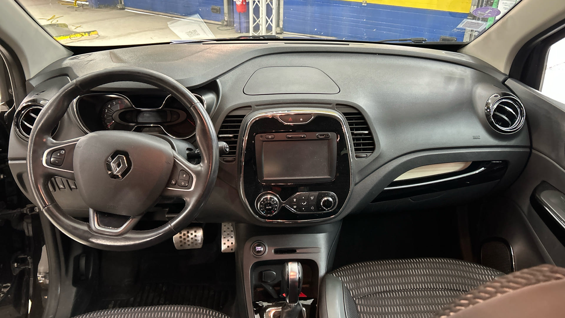 Renault Captur 1.3 Tce 120CV - Essence - Boite automatique avec Régulateur de vitesse