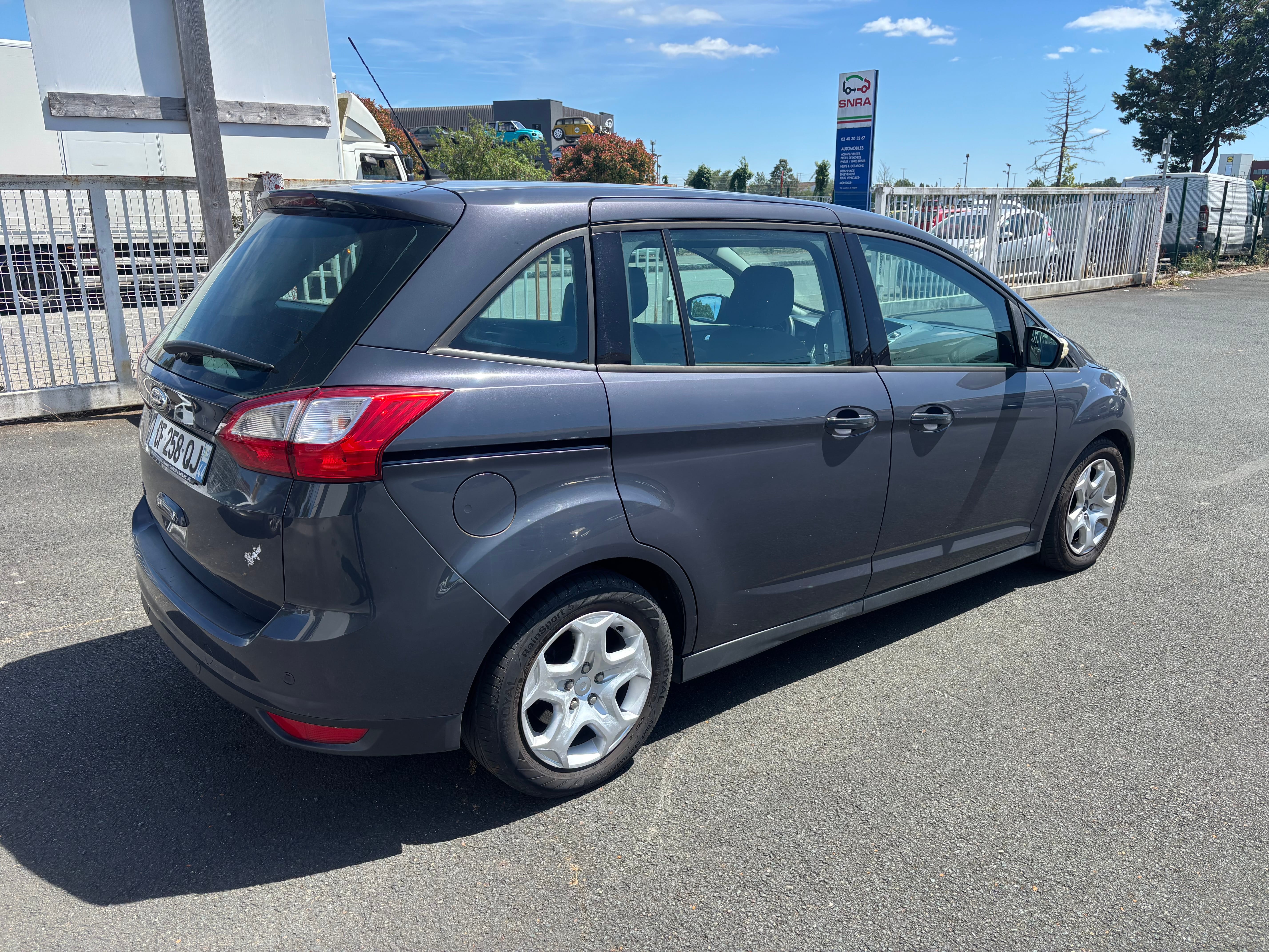 Ford Grand C-Max avec Climatisation