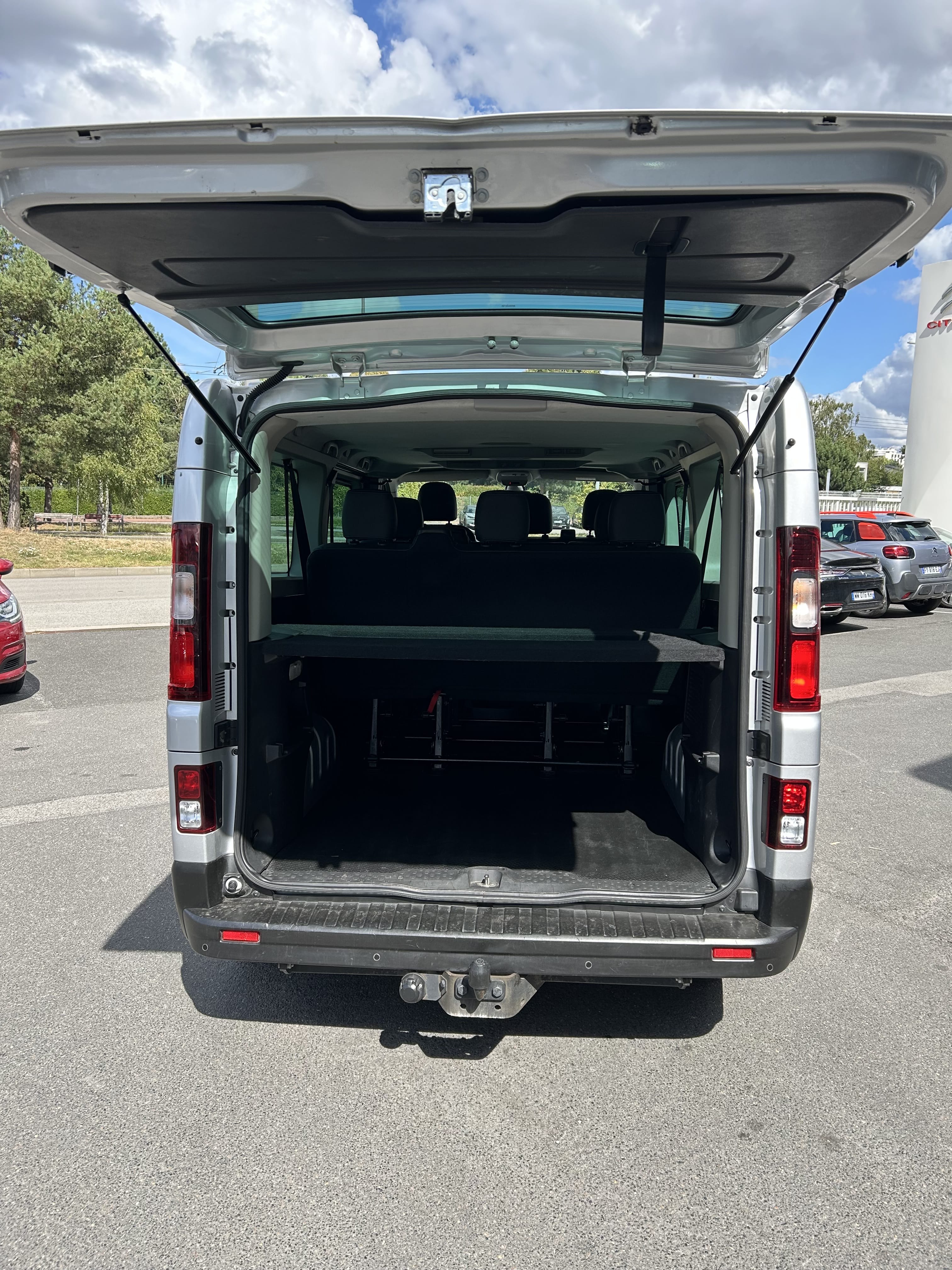 Renault Trafic Passenger avec Apple CarPlay