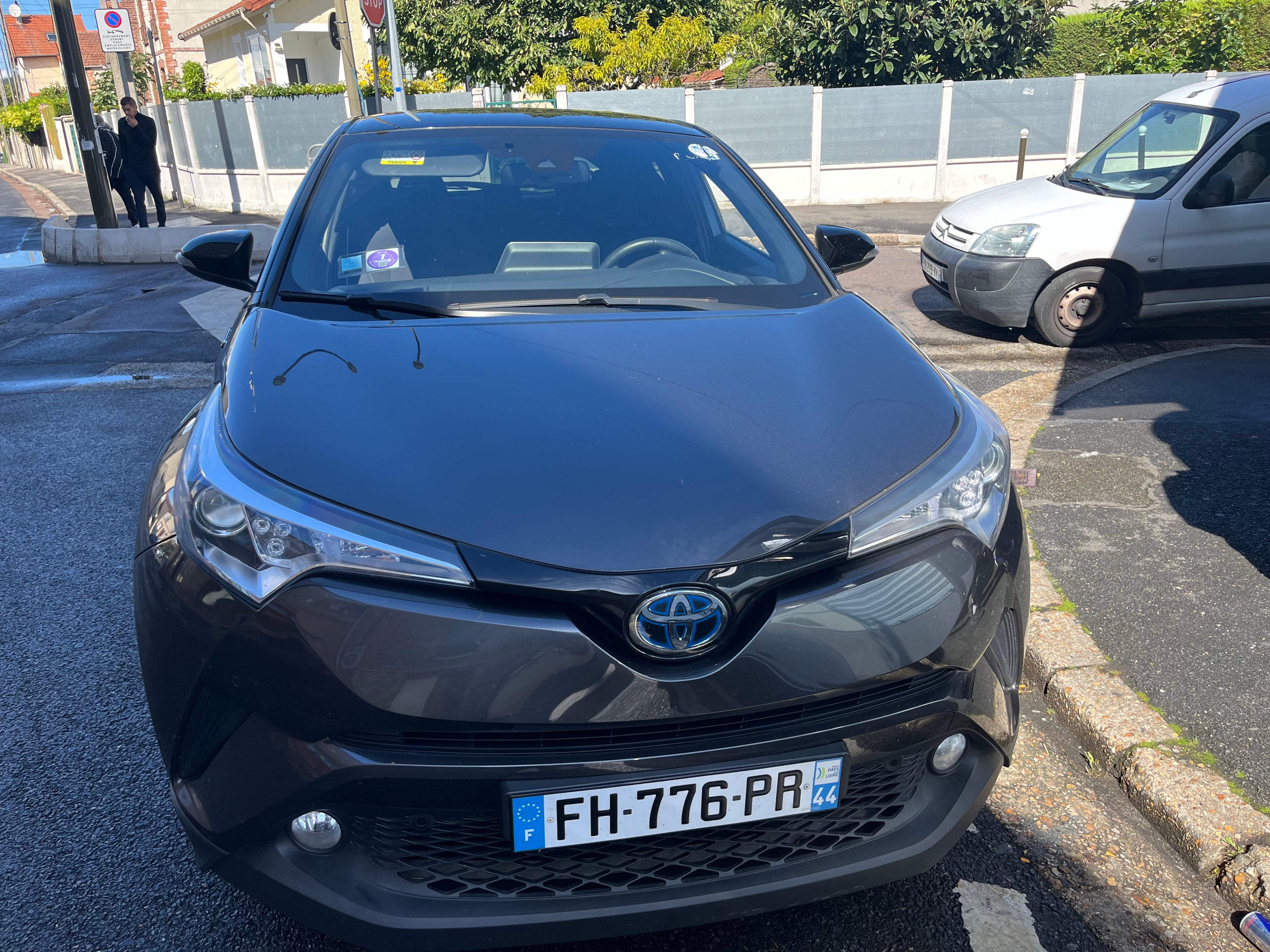 Toyota C-HR, 2019, Essence 95 / Électrique (hybride), automatique