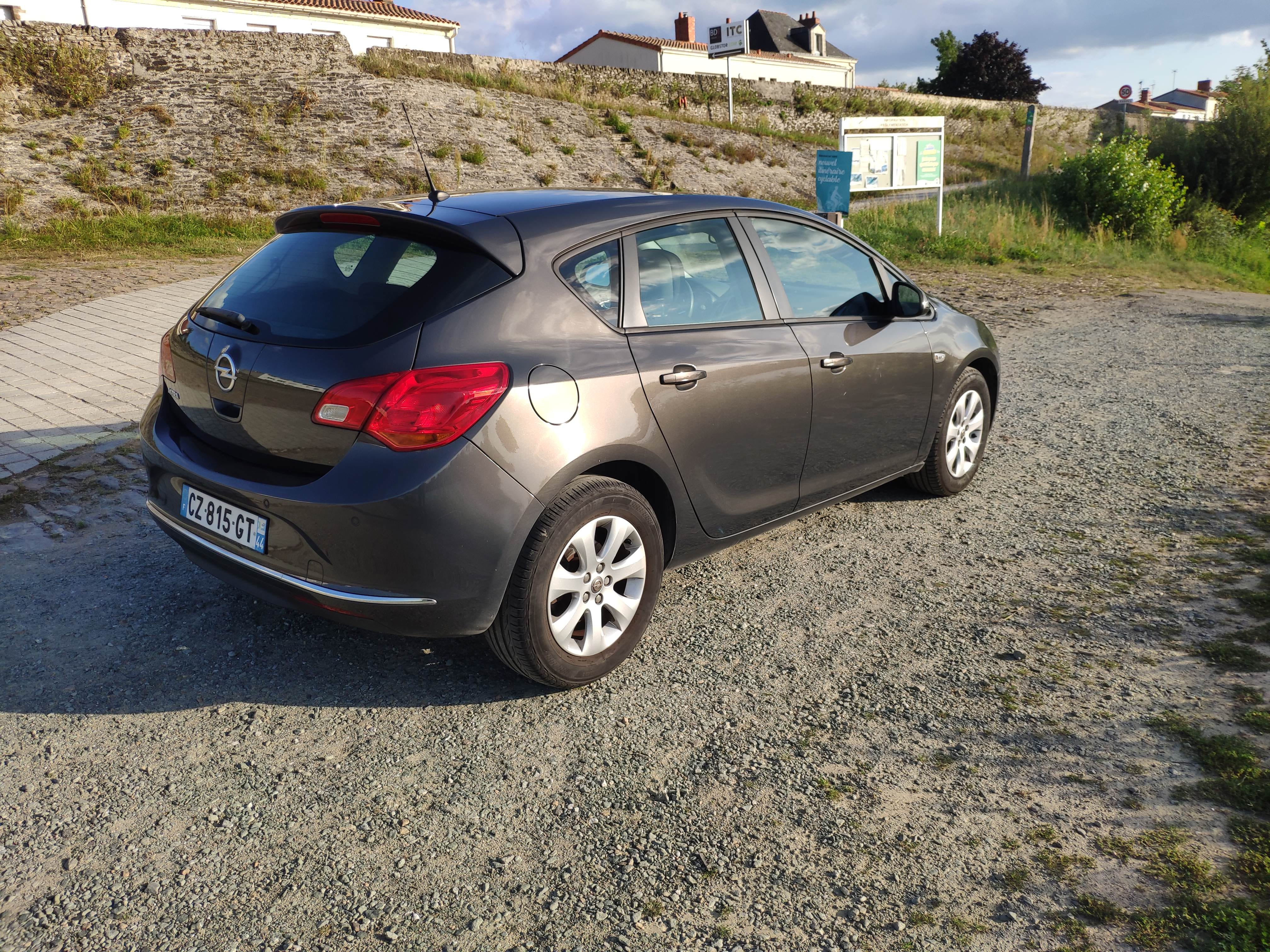 Opel Astra J 1.4L turbo essence avec Régulateur de vitesse