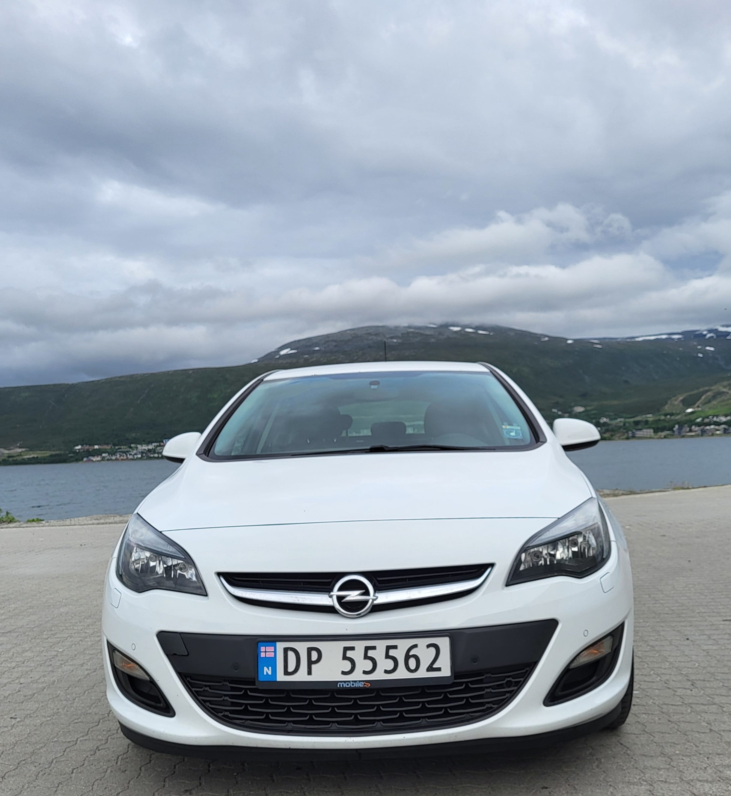 Opel Astra 1.4tdi avec Entrée audio / iPod