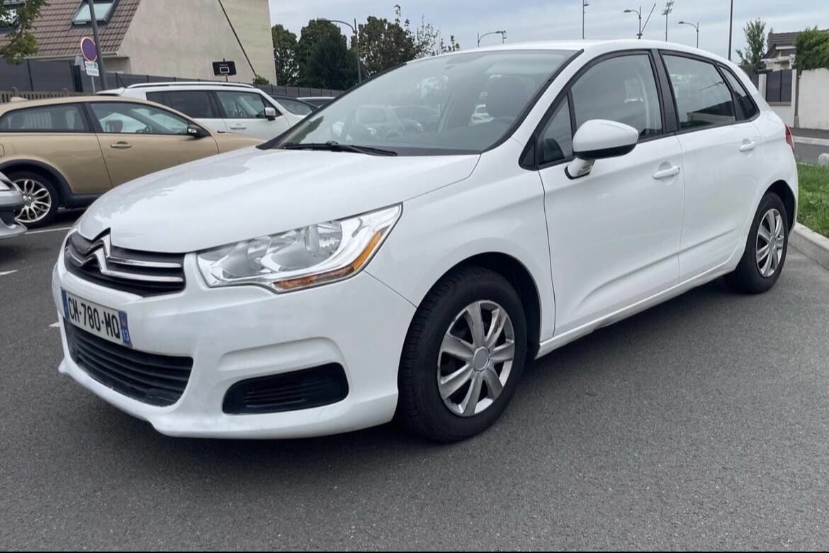Citroen C4  Confortable berline, 2012, Essence 95