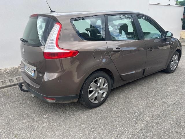Renault Scenic 1.9 dCi avec GPS