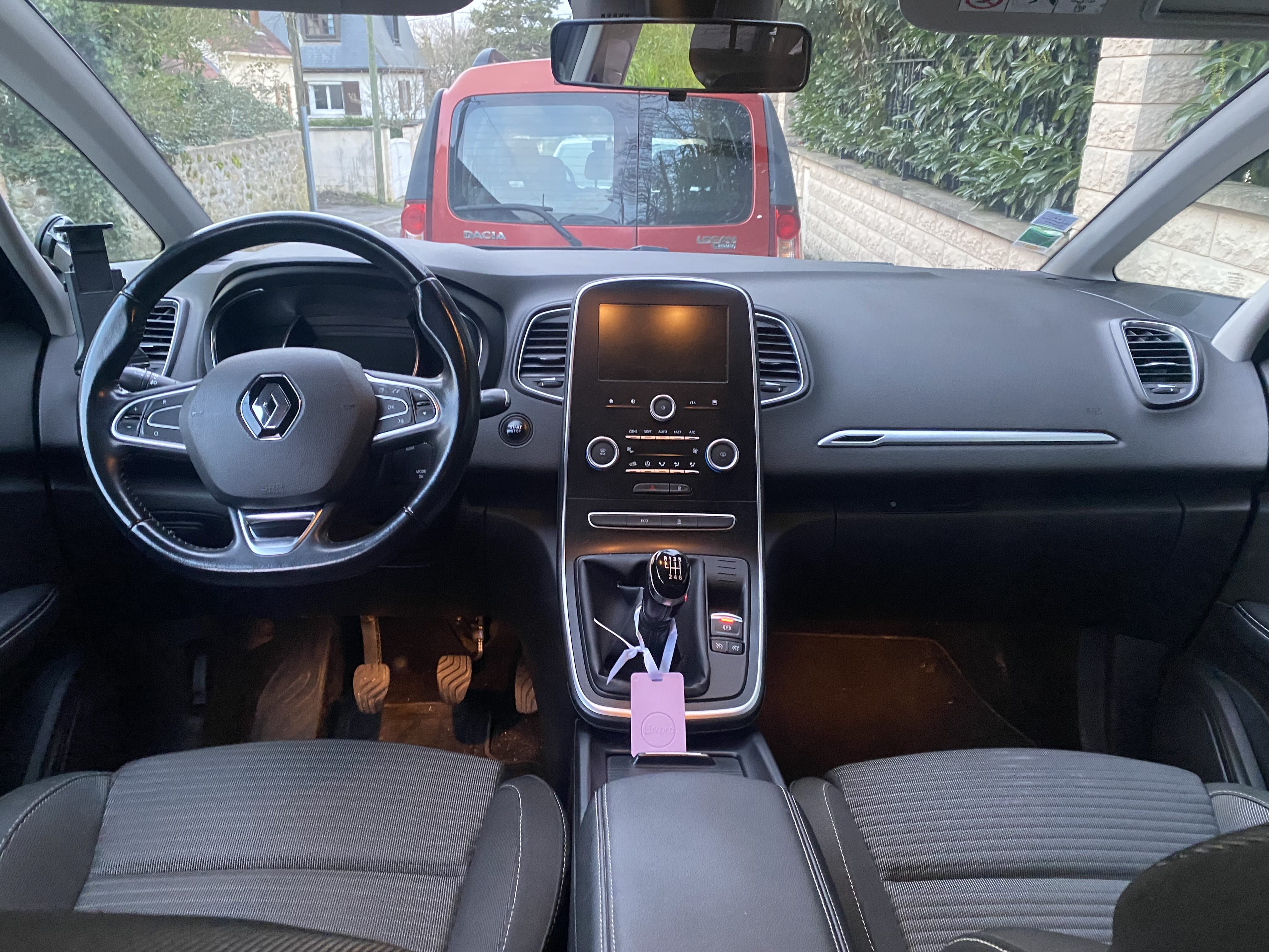 Renault Grand Scenic avec Pneus neige