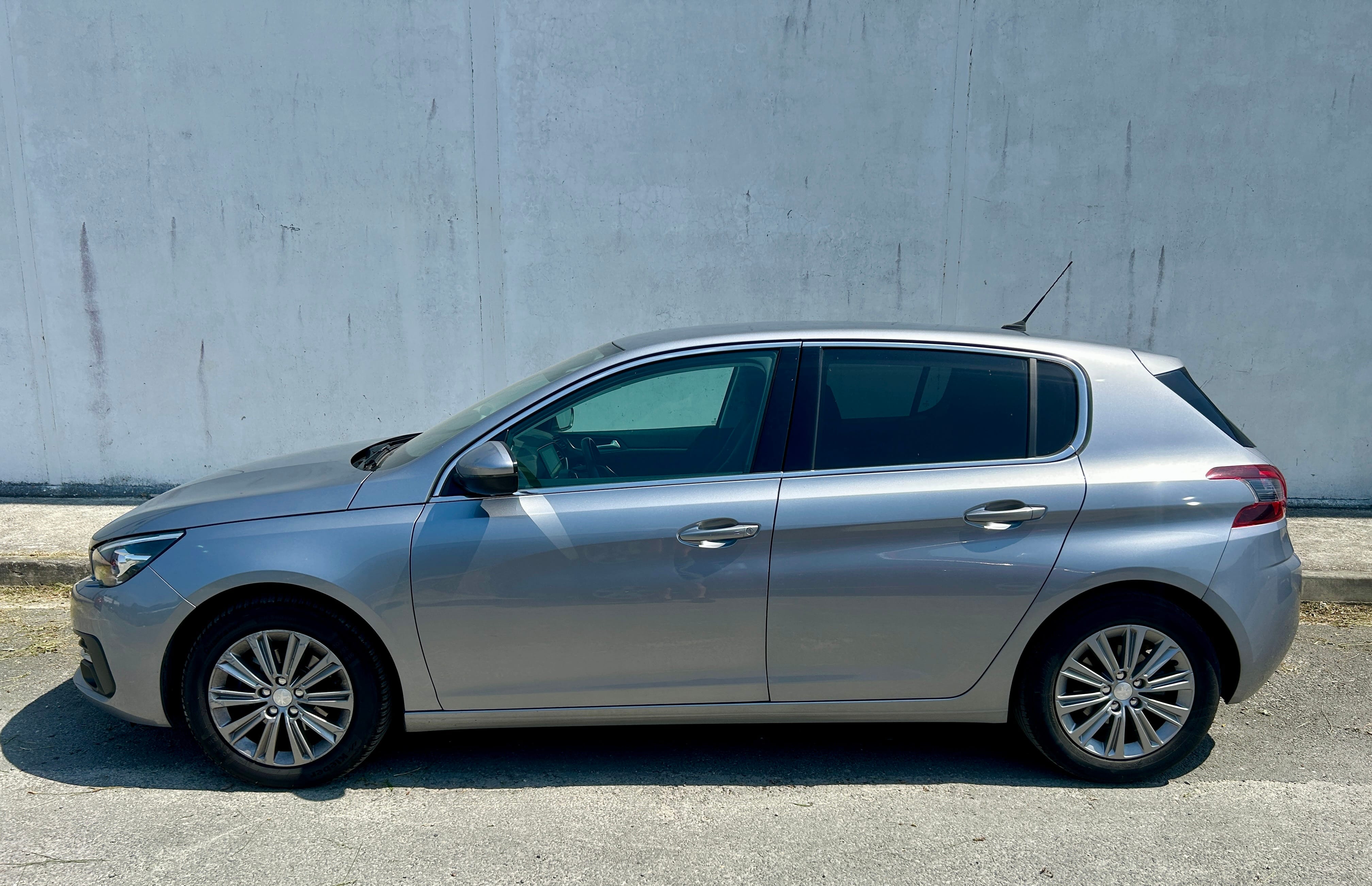 Peugeot 308 con Aire acondicionado
