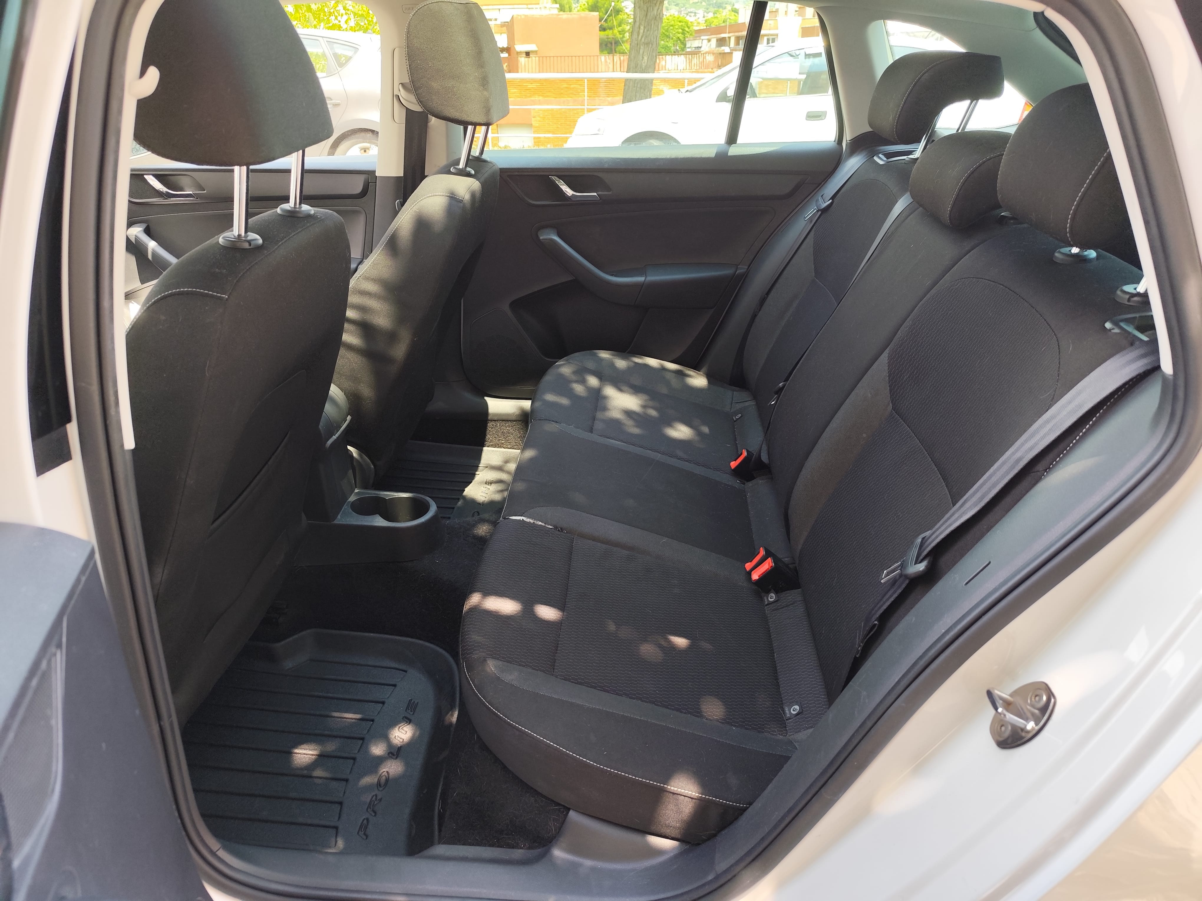 Skoda Rapid Spaceback con Silla infantil