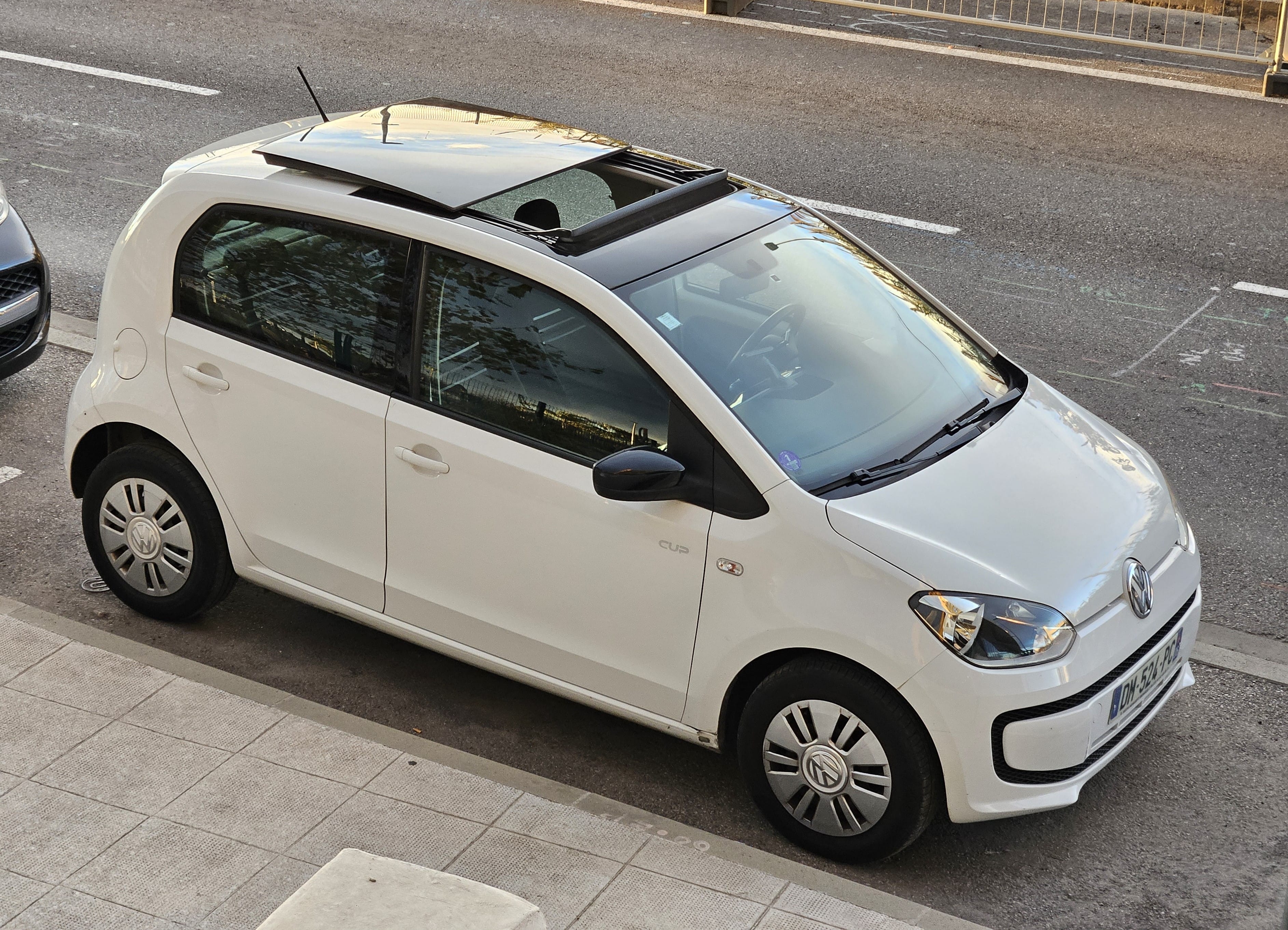 Volkswagen Up! Toit Ouvrant, 2014, Essence 95