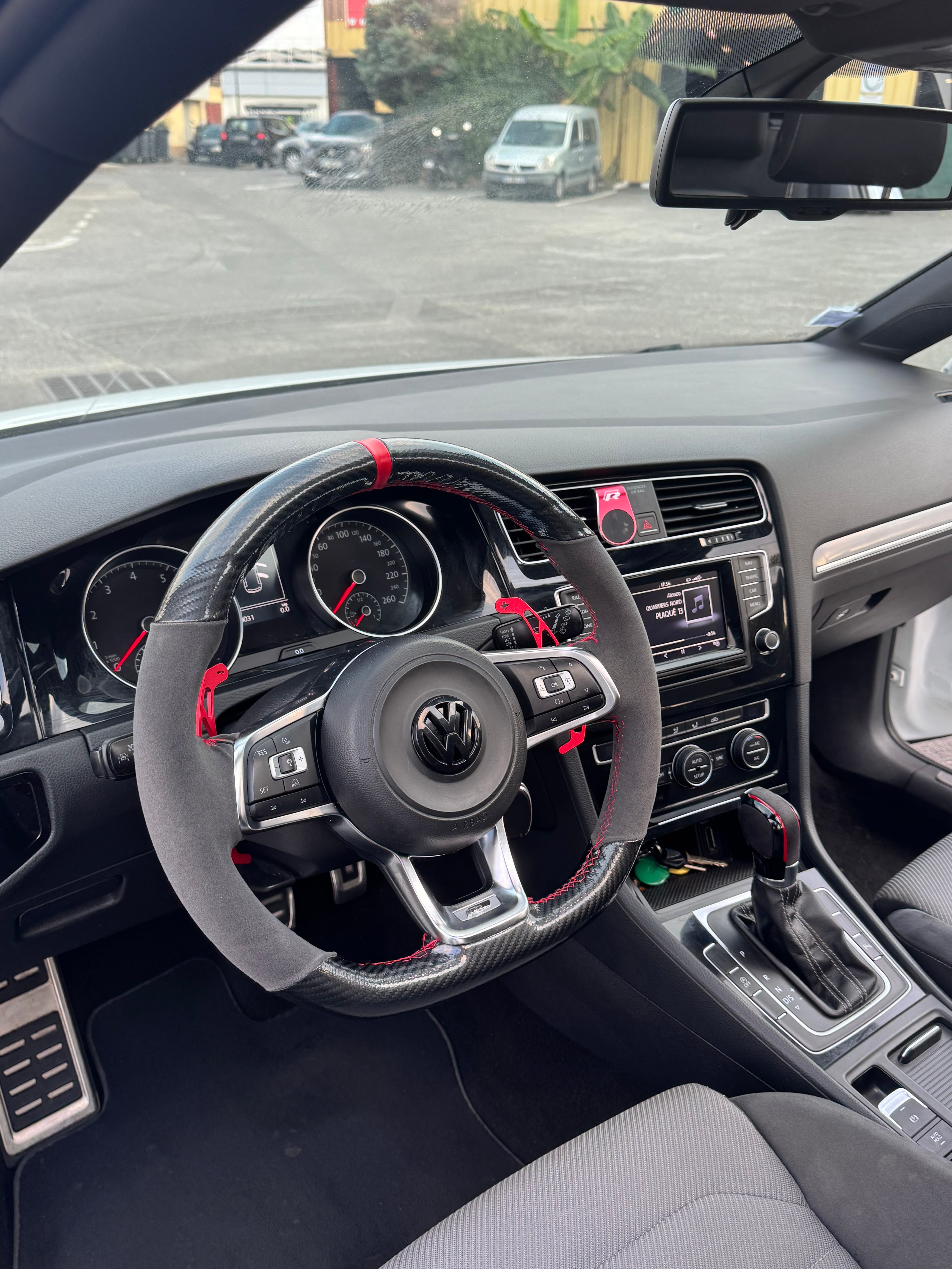Volkswagen Golf avec GPS