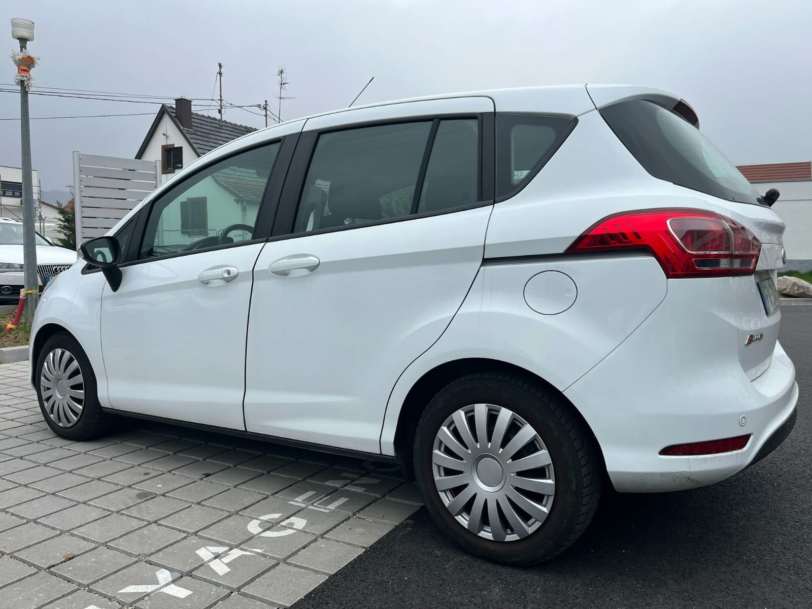 Ford B-Max avec Climatisation