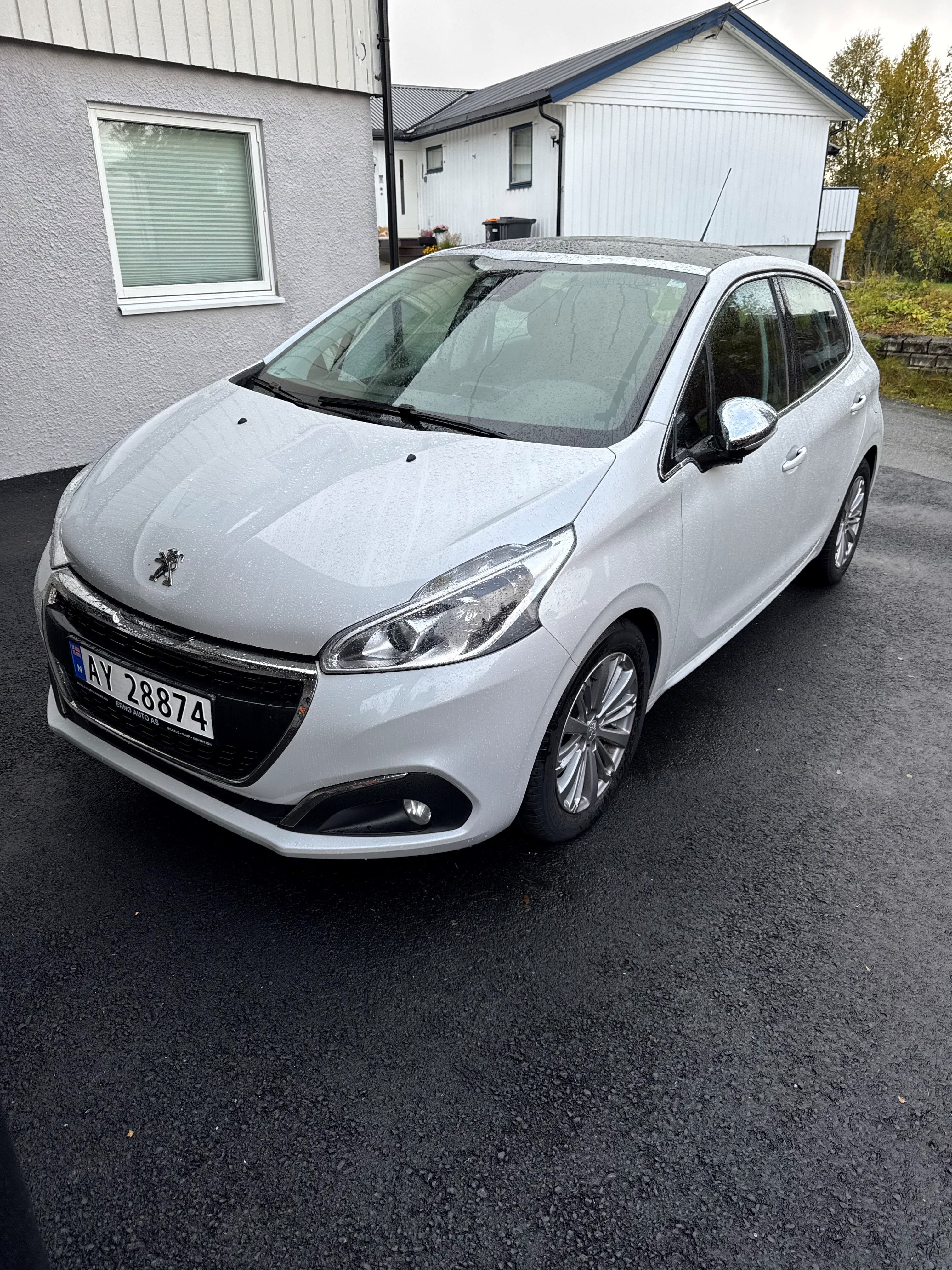 Peugeot 208 1,2 Puretech, 2015, Blyfri 95