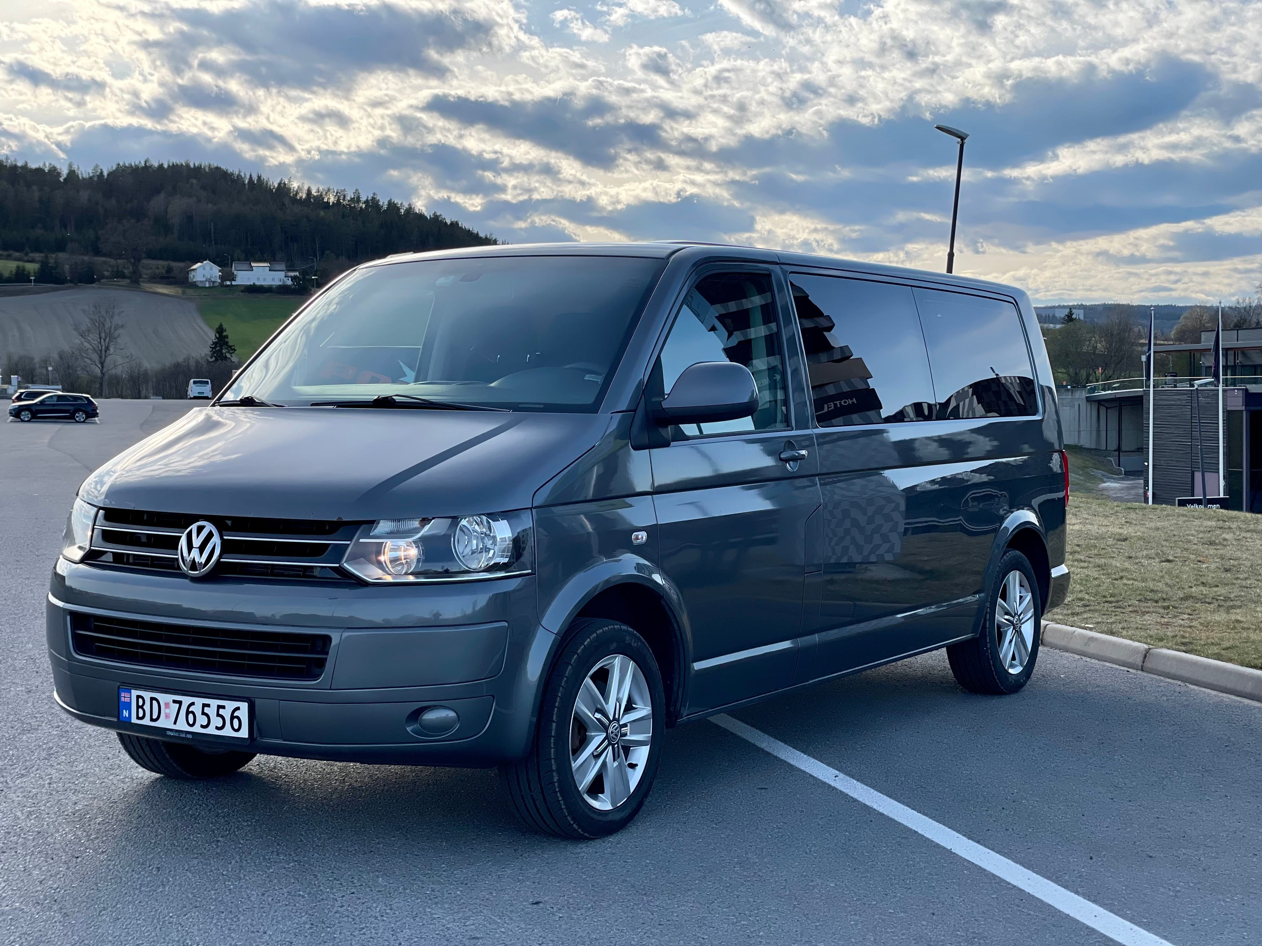 Volkswagen Caravelle 2.0 tdi. 9seter - Automatgir med Aircondition