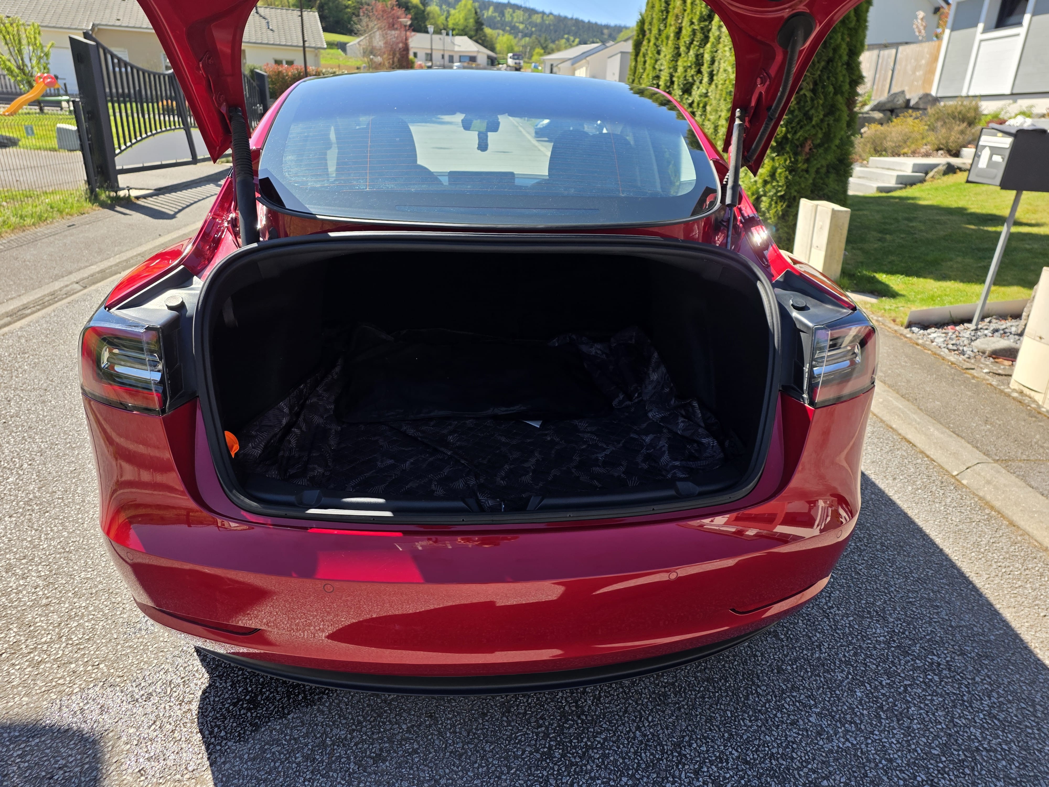 Tesla Model 3 Standard Range Plus avec Dashcam