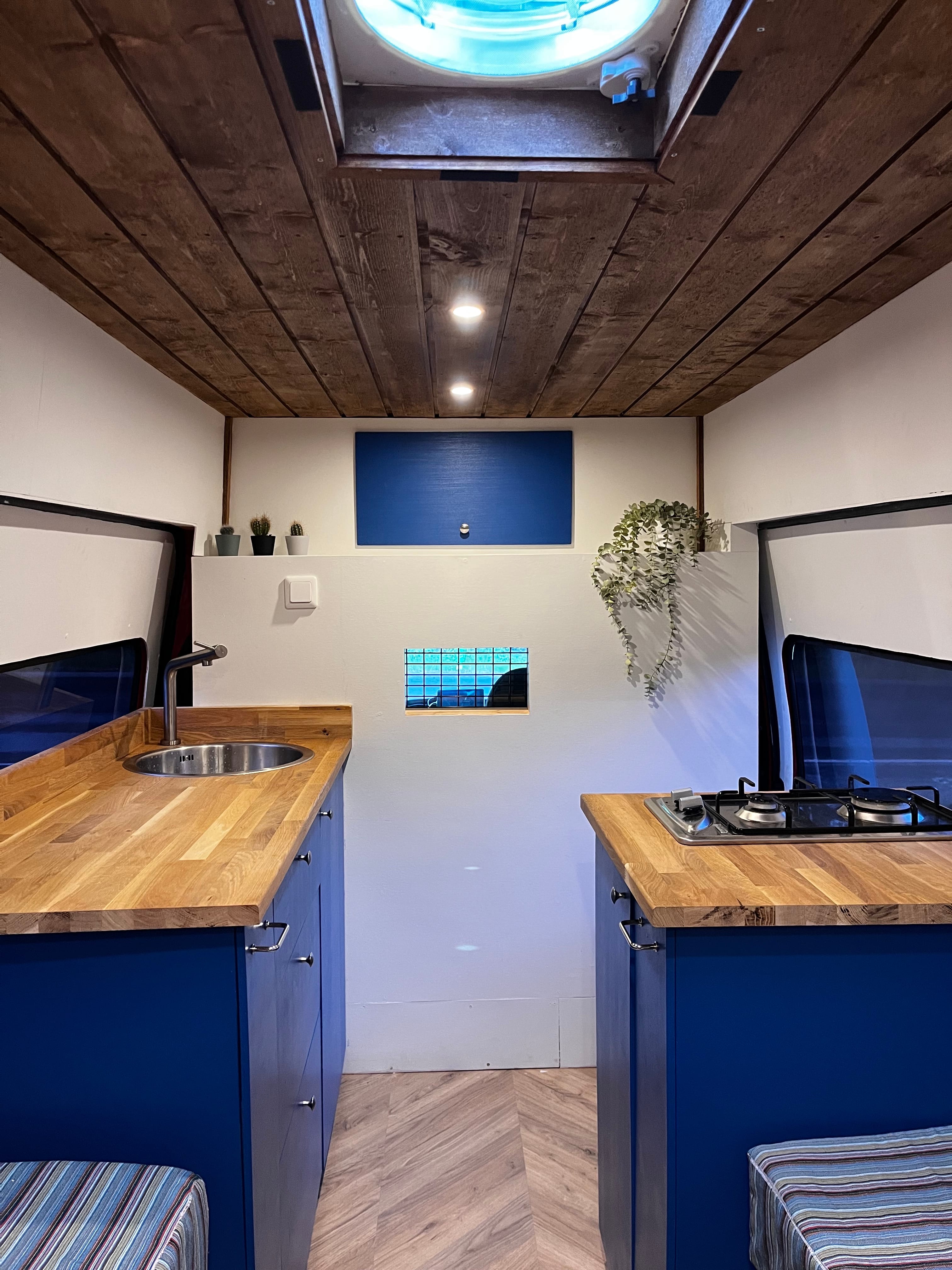 Ford Transit Camper 2,5 diesel med Apple CarPlay