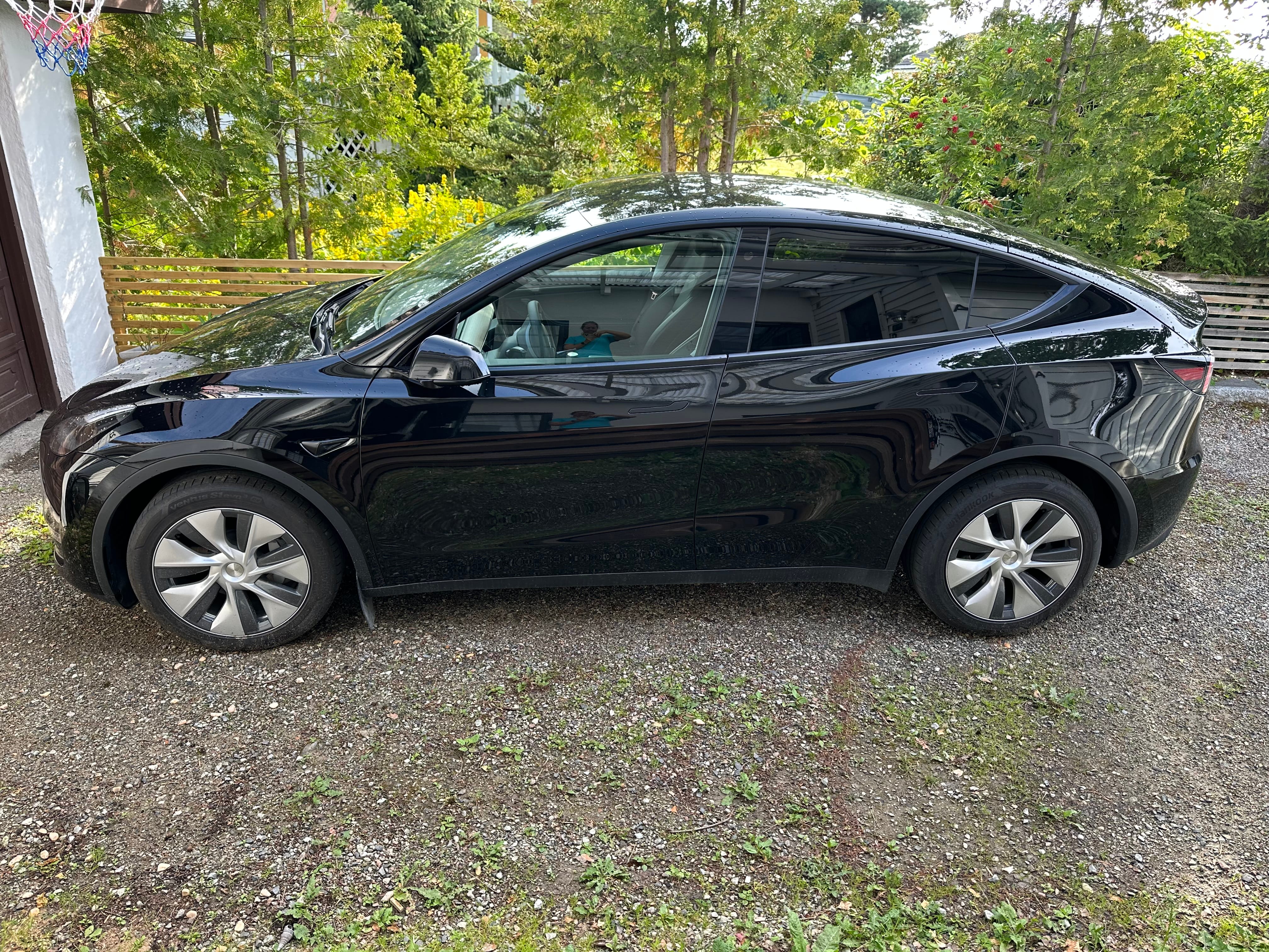 Tesla Model Y Long Range med Aircondition