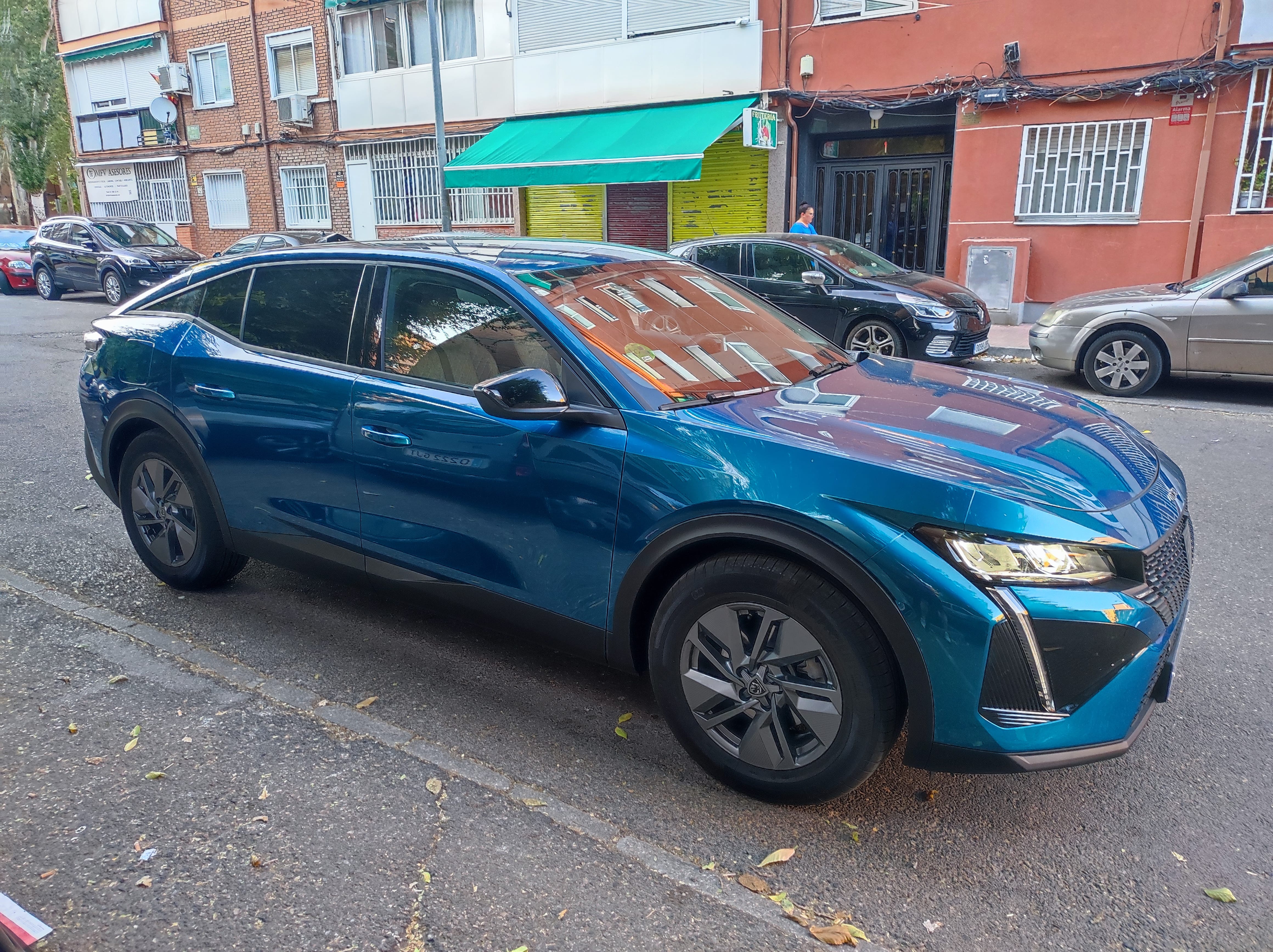 Peugeot 408 con Silla infantil