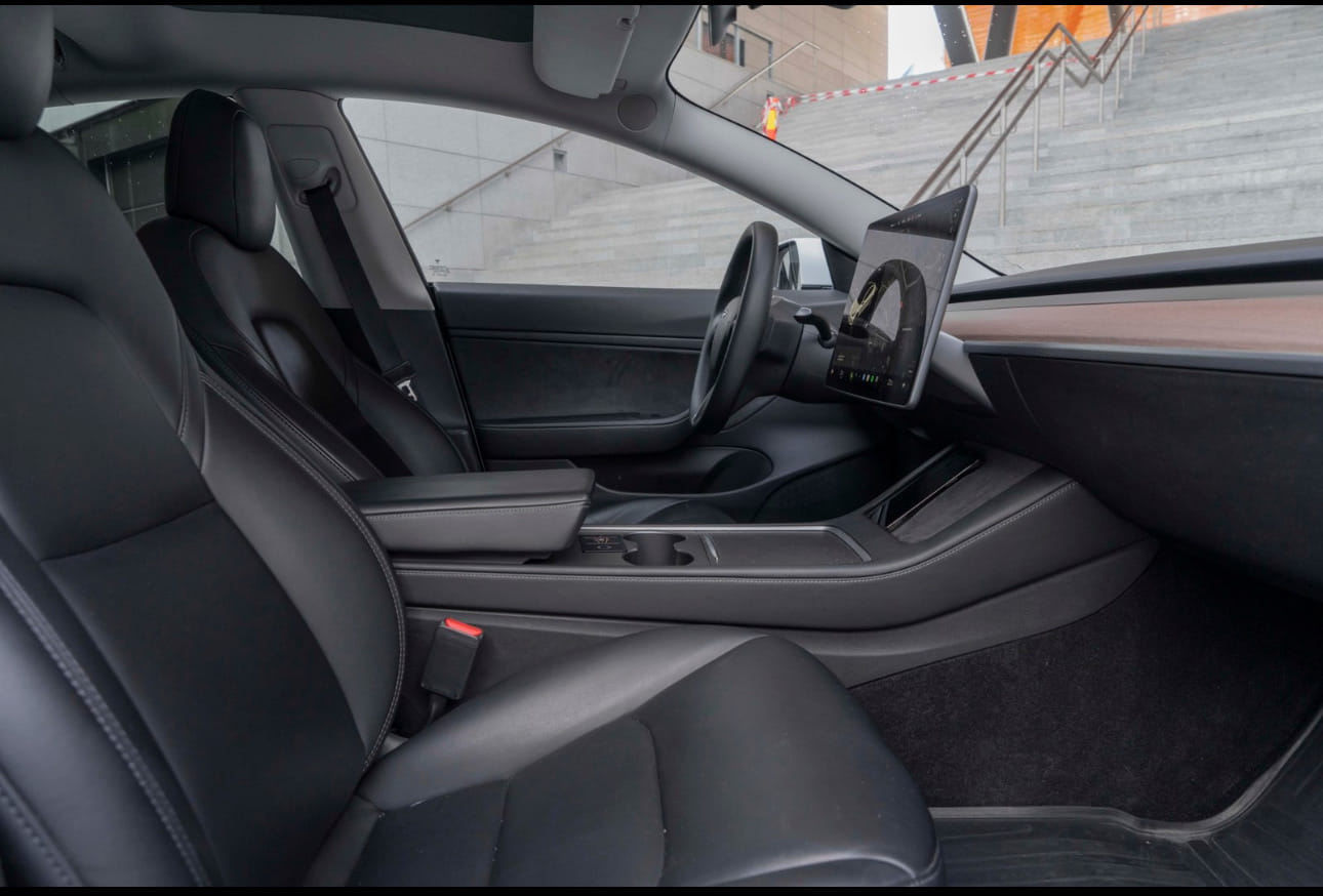 Tesla Model 3 Long Range med Babysete