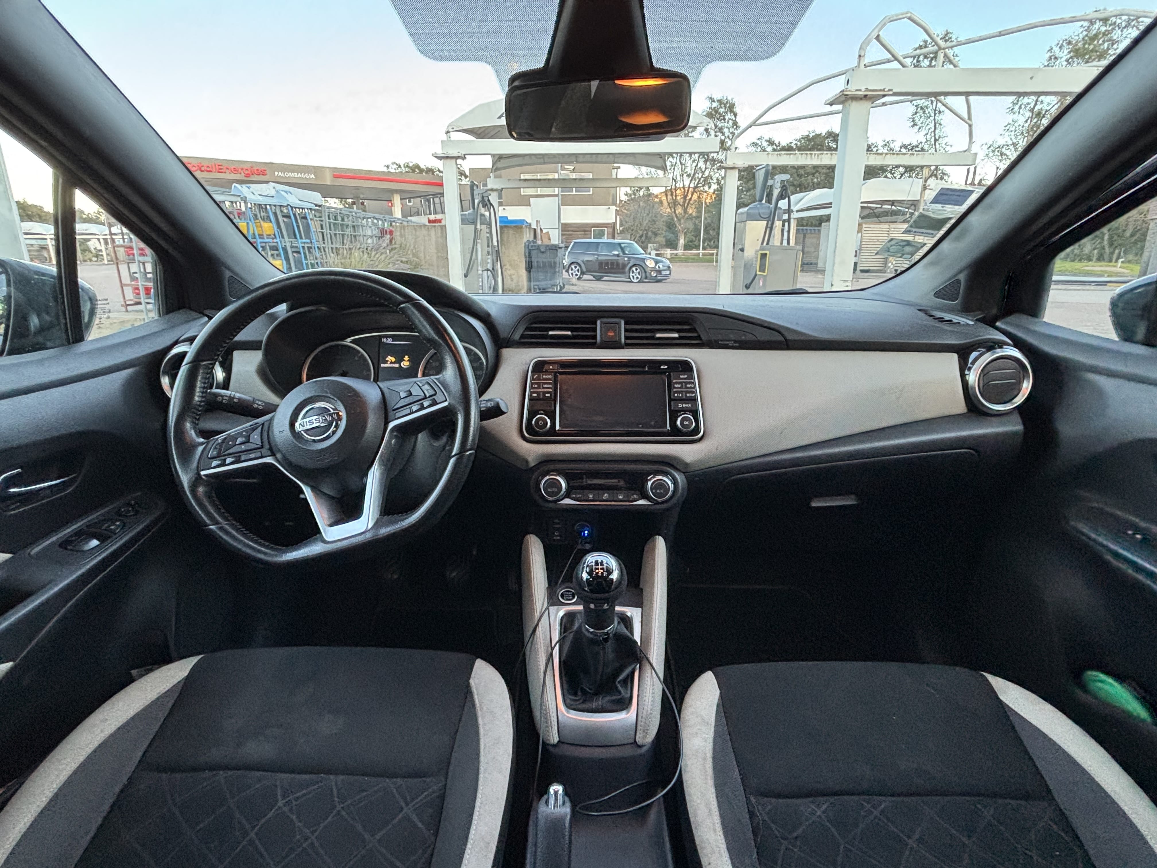 Nissan Micra avec GPS