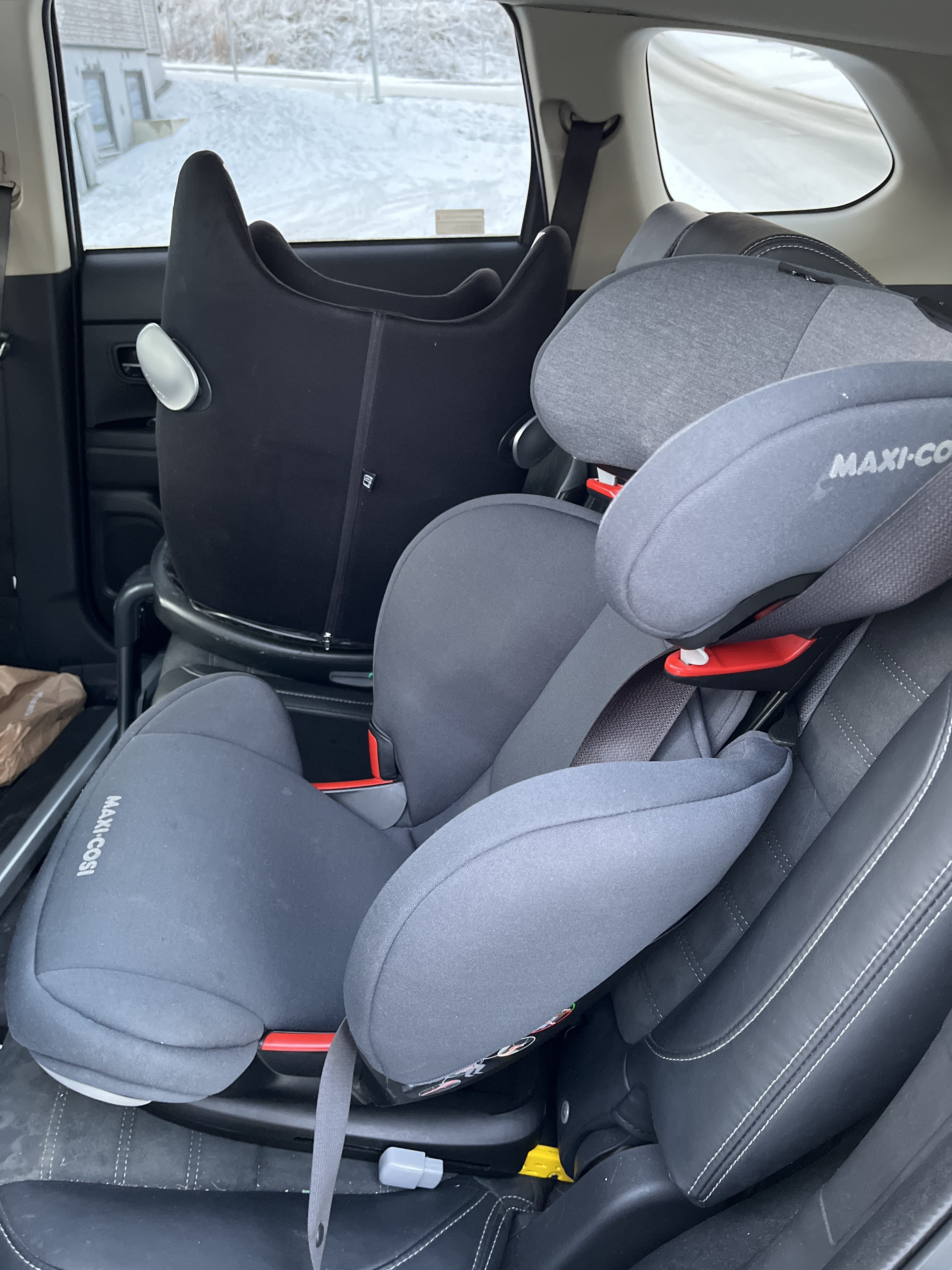 Mitsubishi Outlander Hybrid med Babysete