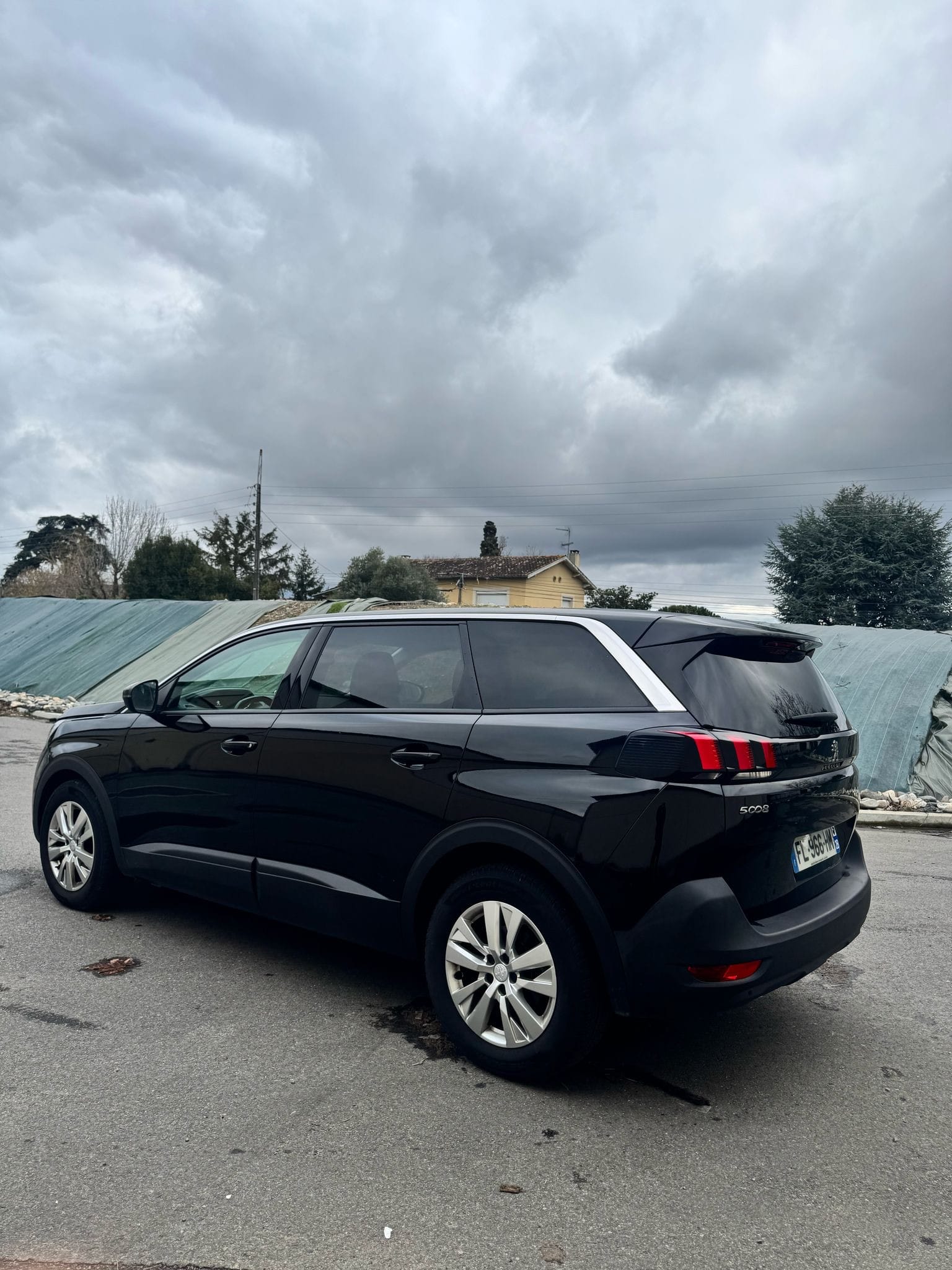 Peugeot 5008 avec GPS