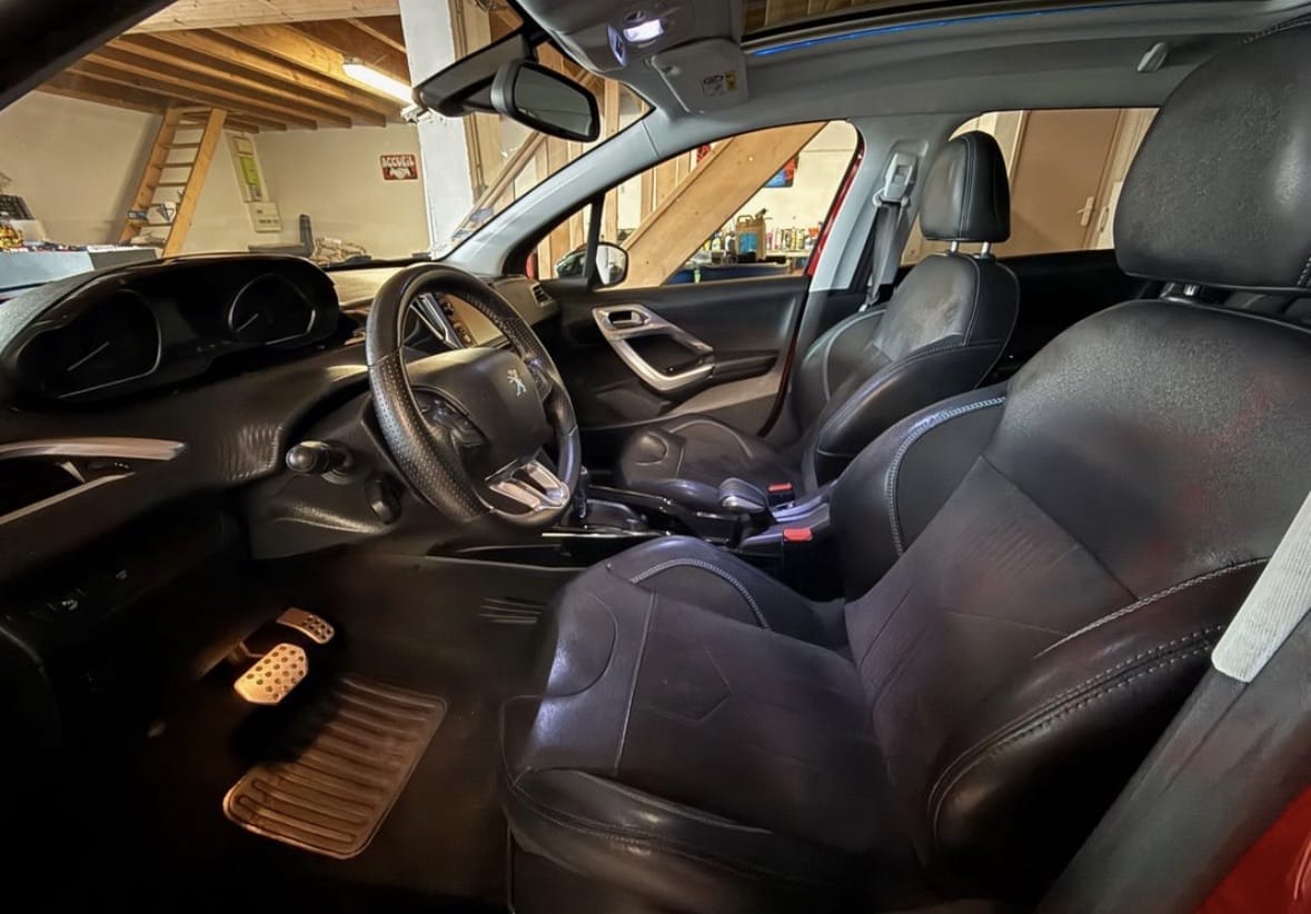 Peugeot 2008 avec GPS