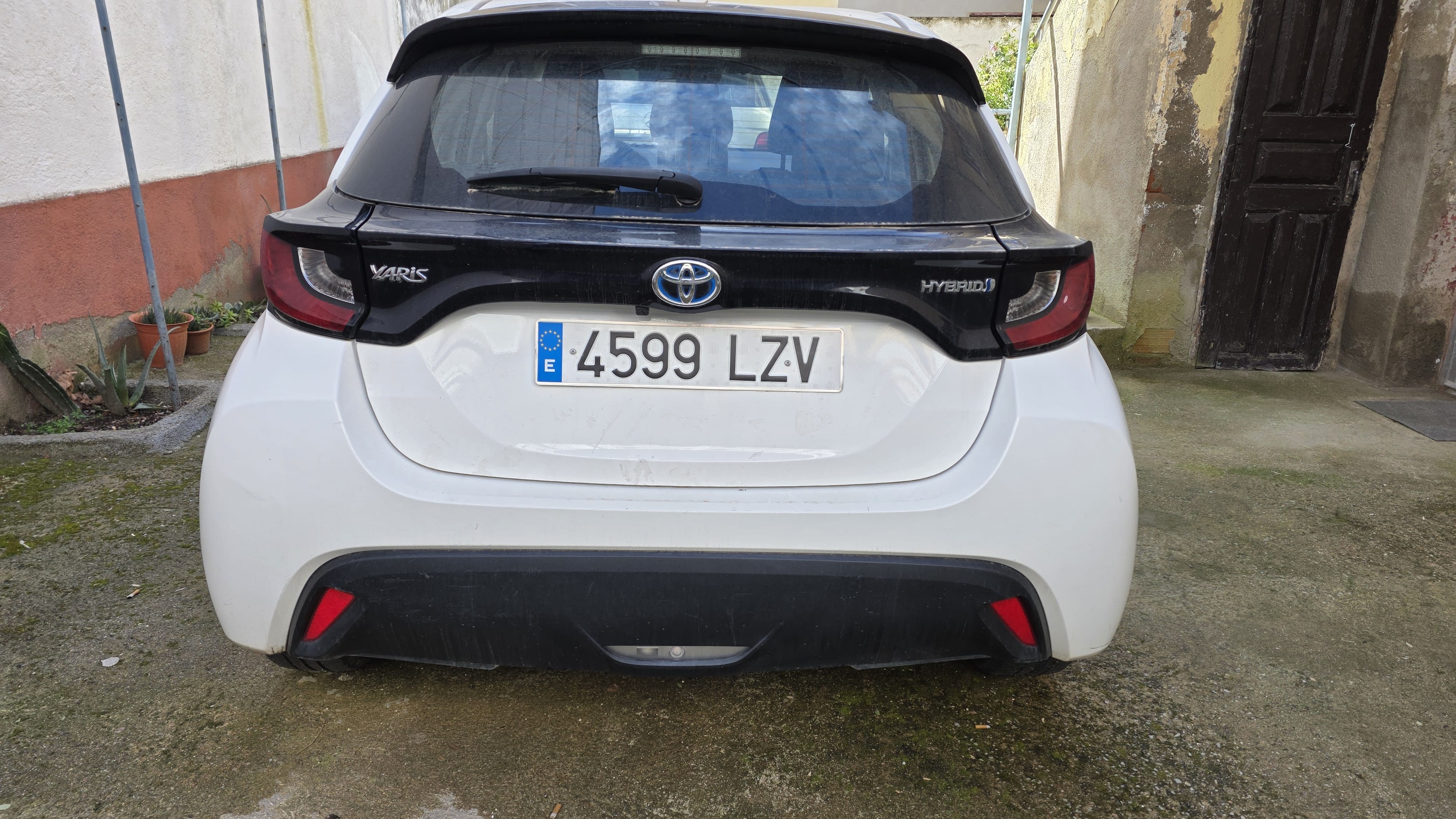 Toyota Yaris Híbrido mit Rückfahrkamera
