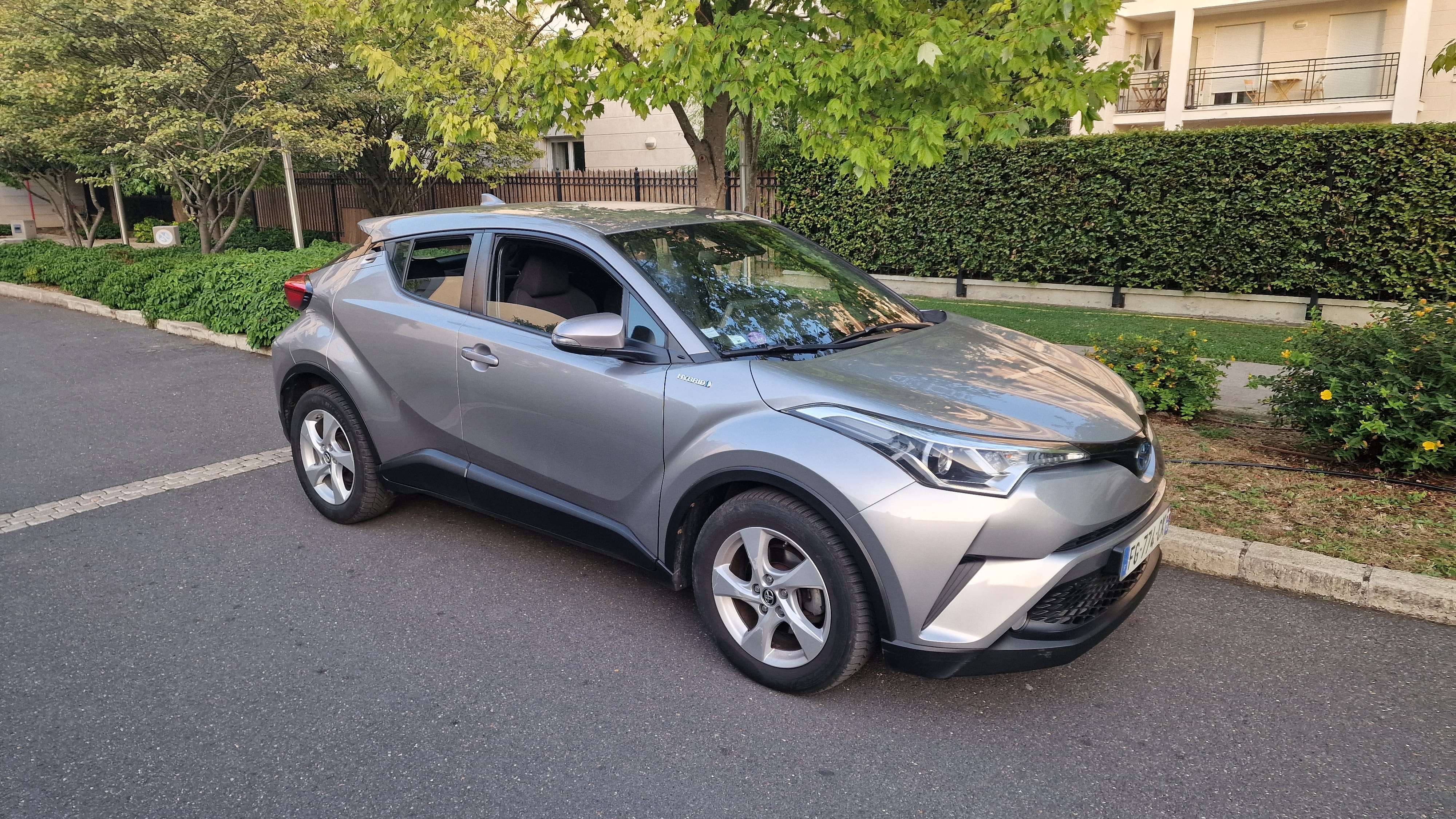 Toyota C-HR Hybrid avec Climatisation