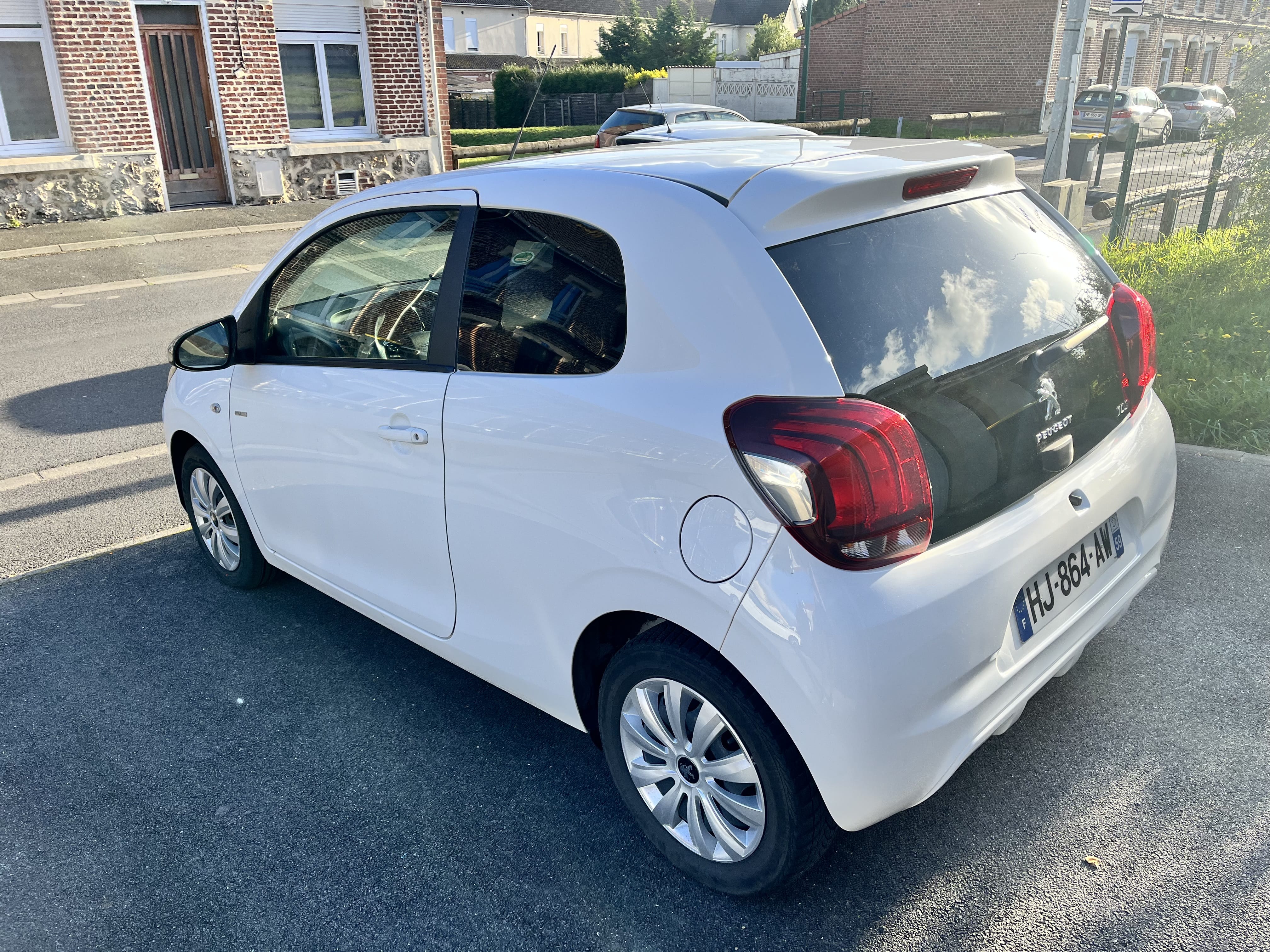Peugeot 108 1.0 ess avec Dashcam