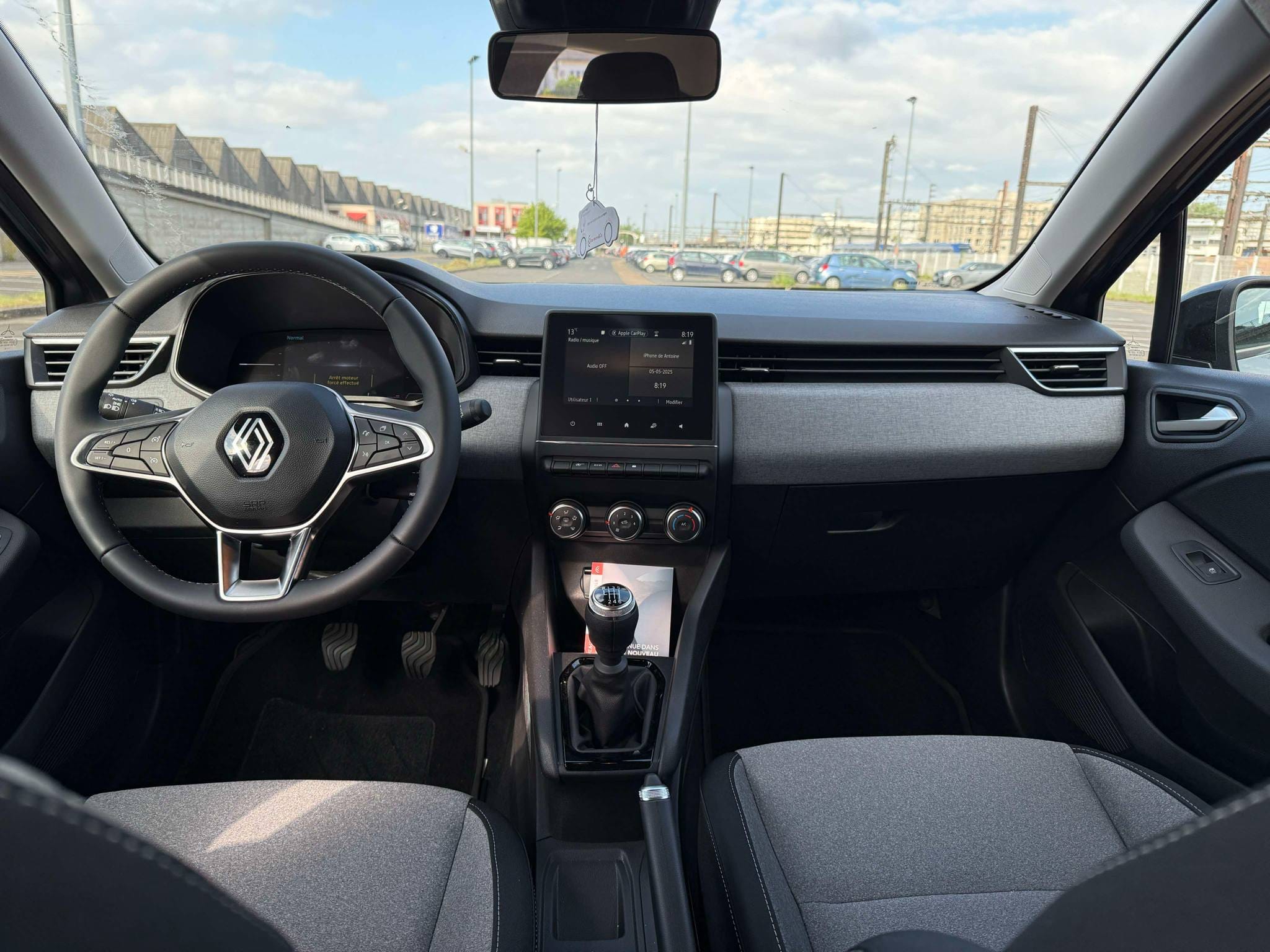 Renault Clio avec Siège bébé