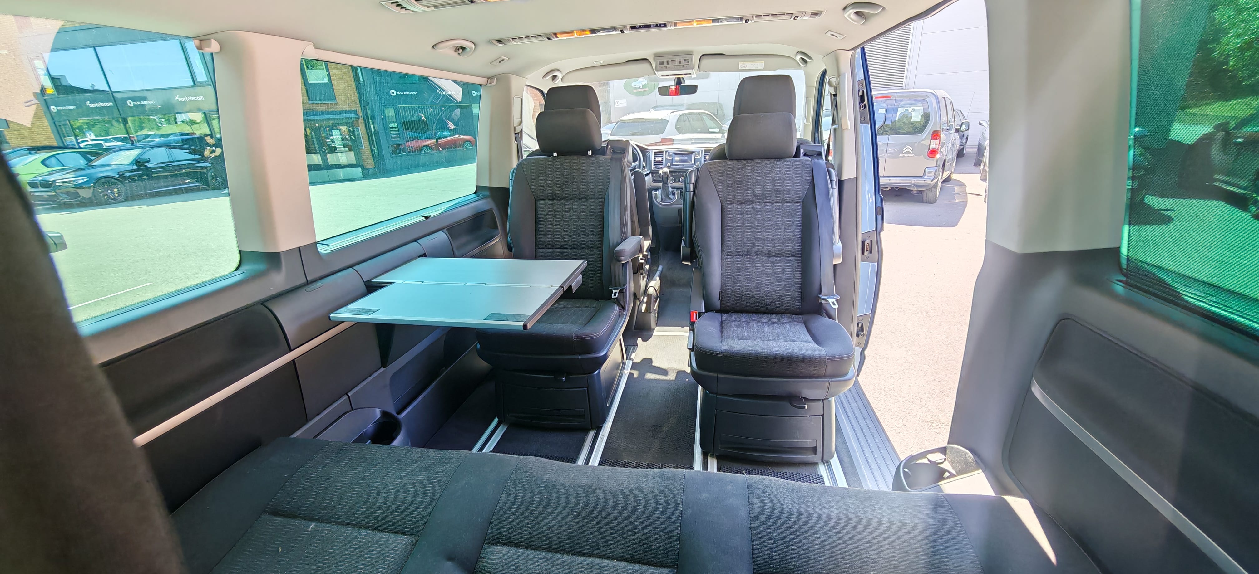 Volkswagen Multivan med Bluetooth audio