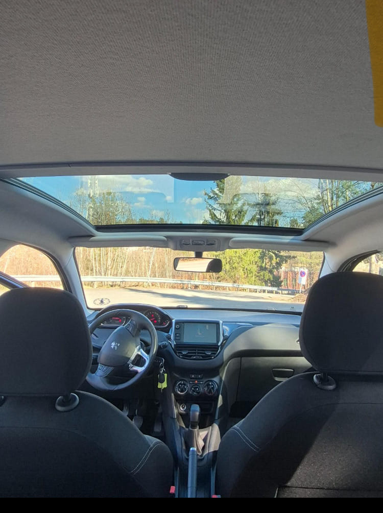Peugeot 208 with Bluetooth audio