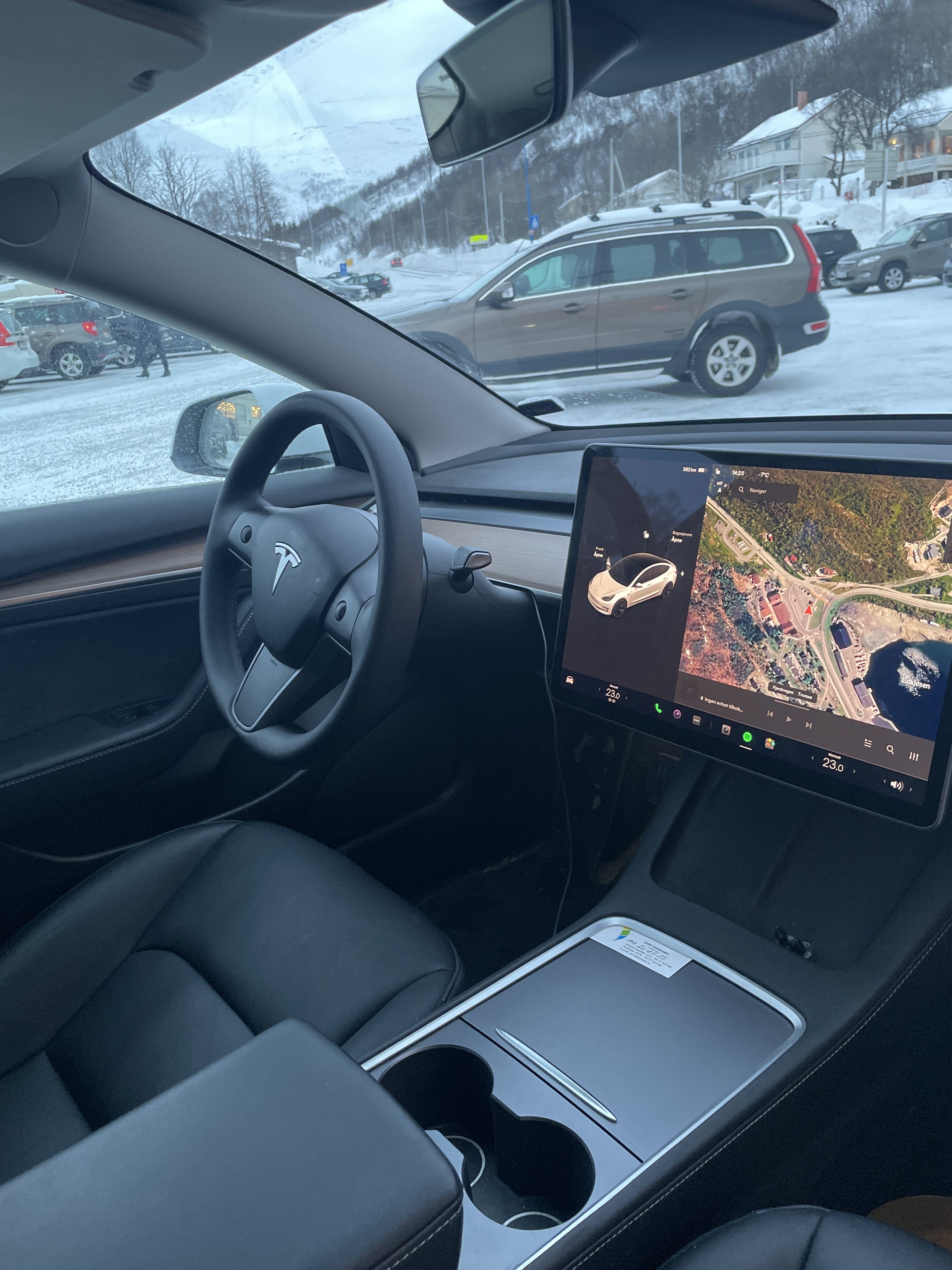 Tesla Model 3 met Cruise control