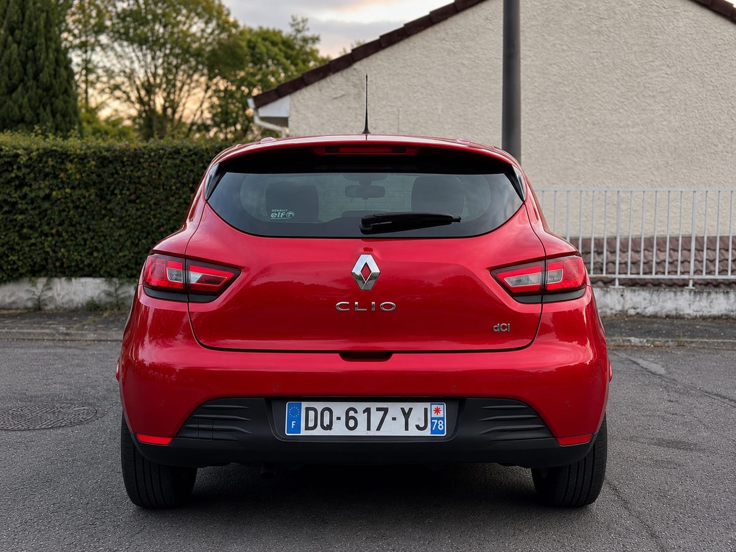 Renault Clio 4 parking métro ivry avec GPS