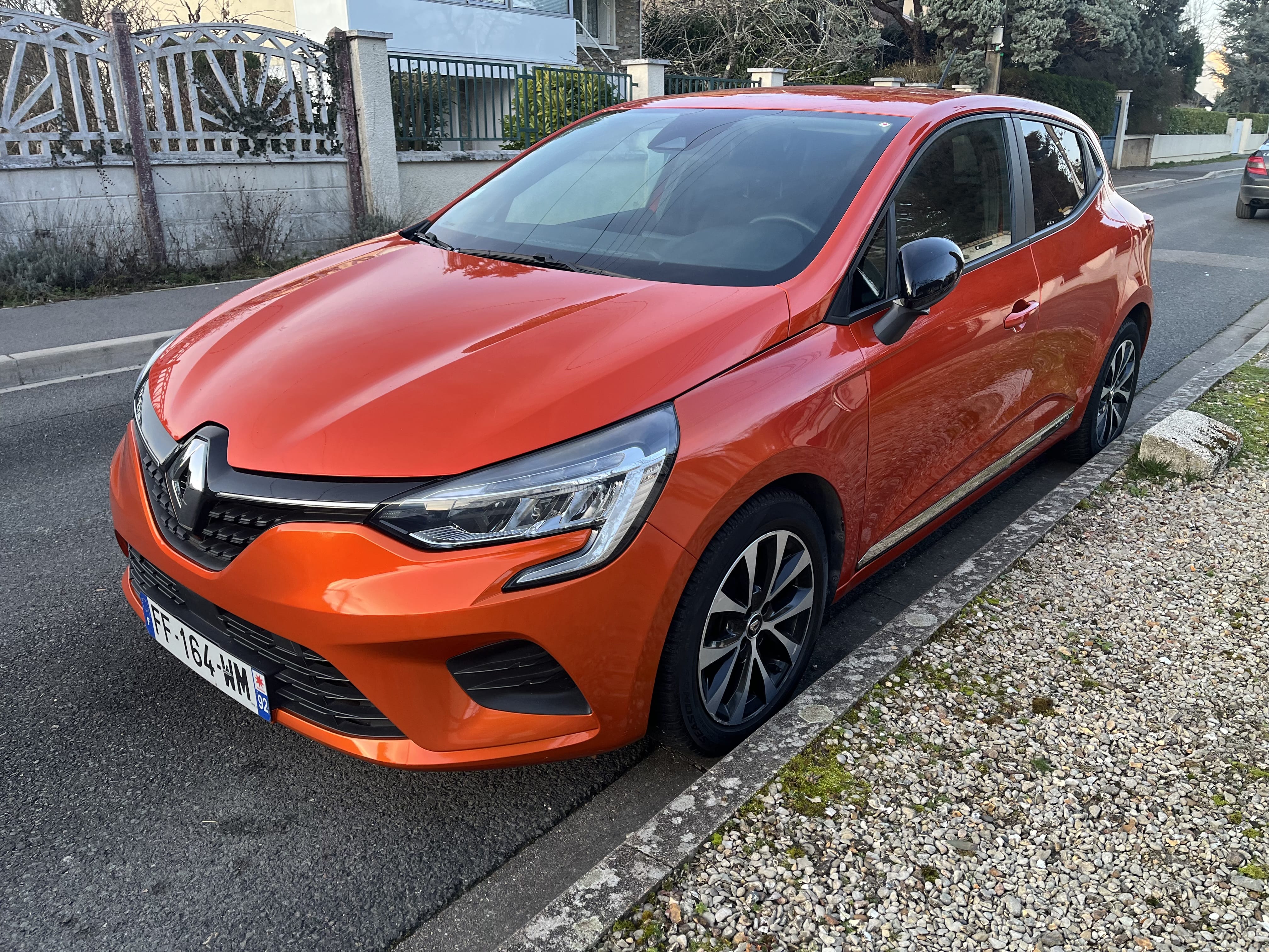 Renault Clio 1.0 avec Apple CarPlay