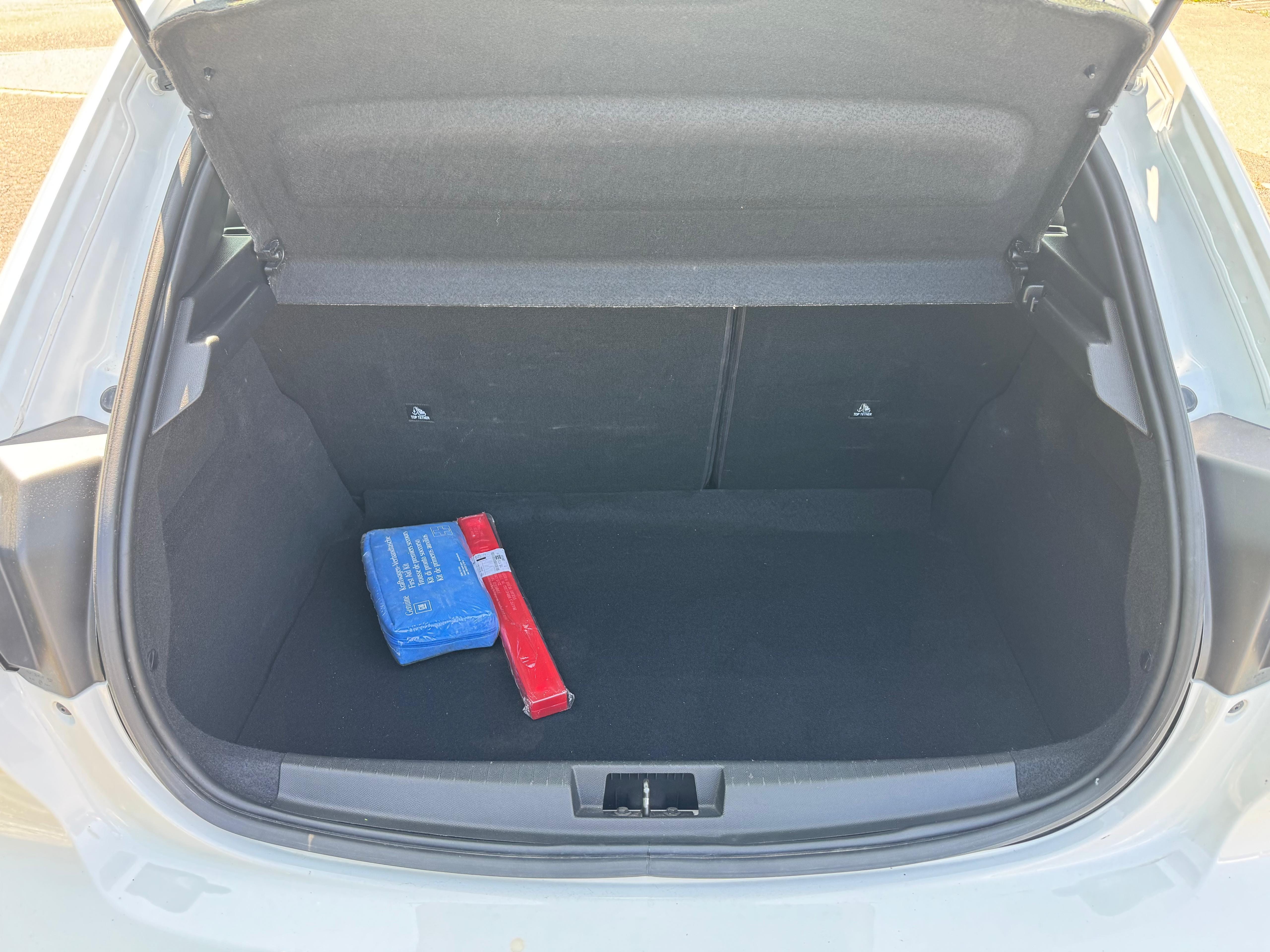 Peugeot 208 Essence 5 portes Clim