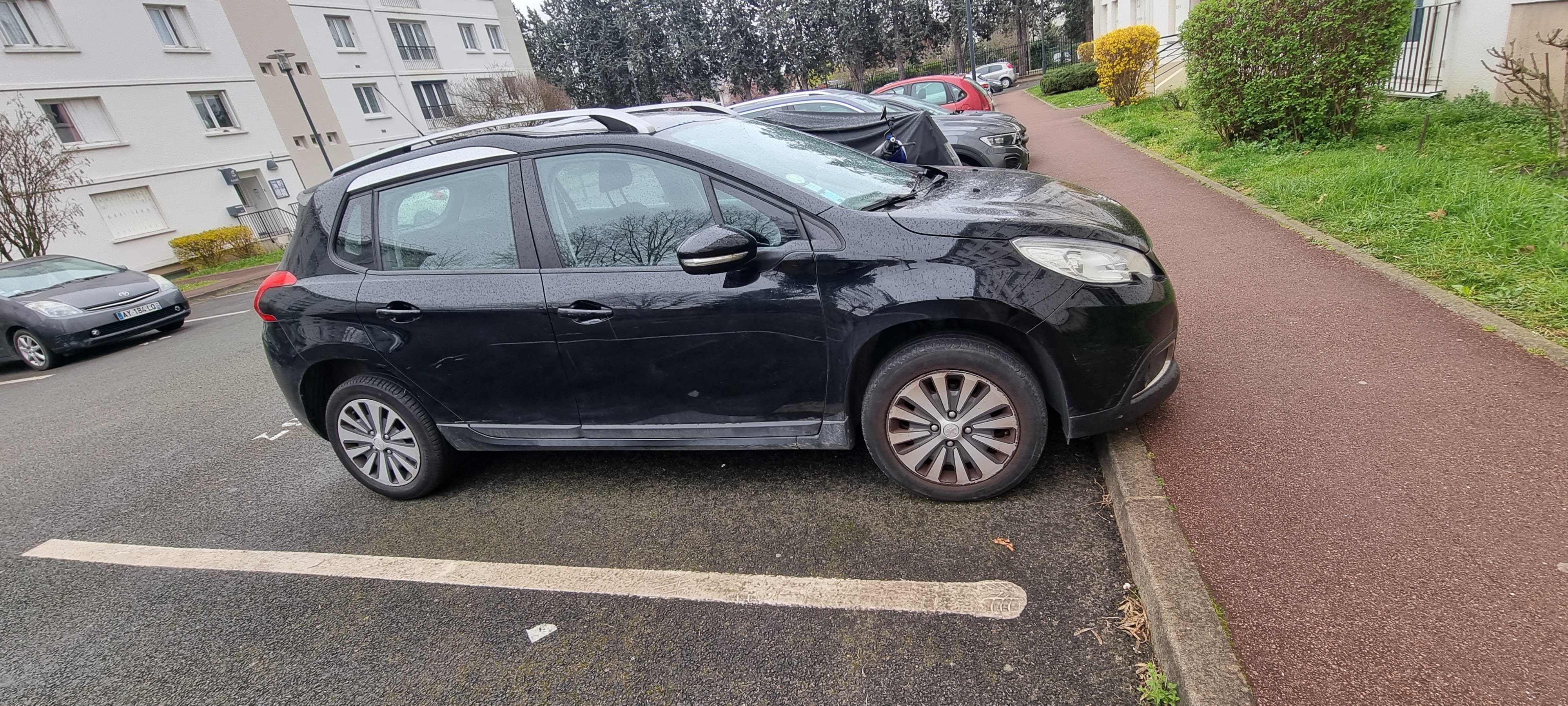 Peugeot 2008 1.6 HDI (Économique) avec Climatisation