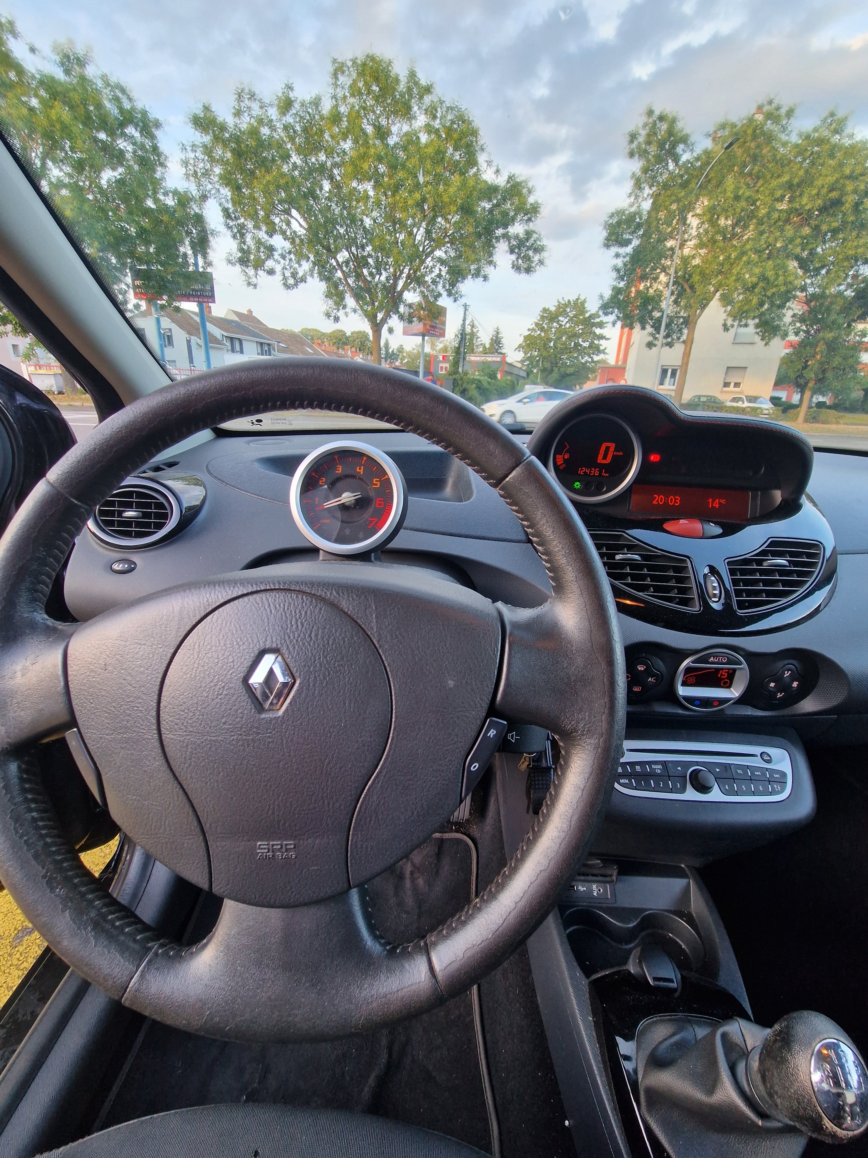 Renault Twingo II 1.2L 16V avec Audio Bluetooth