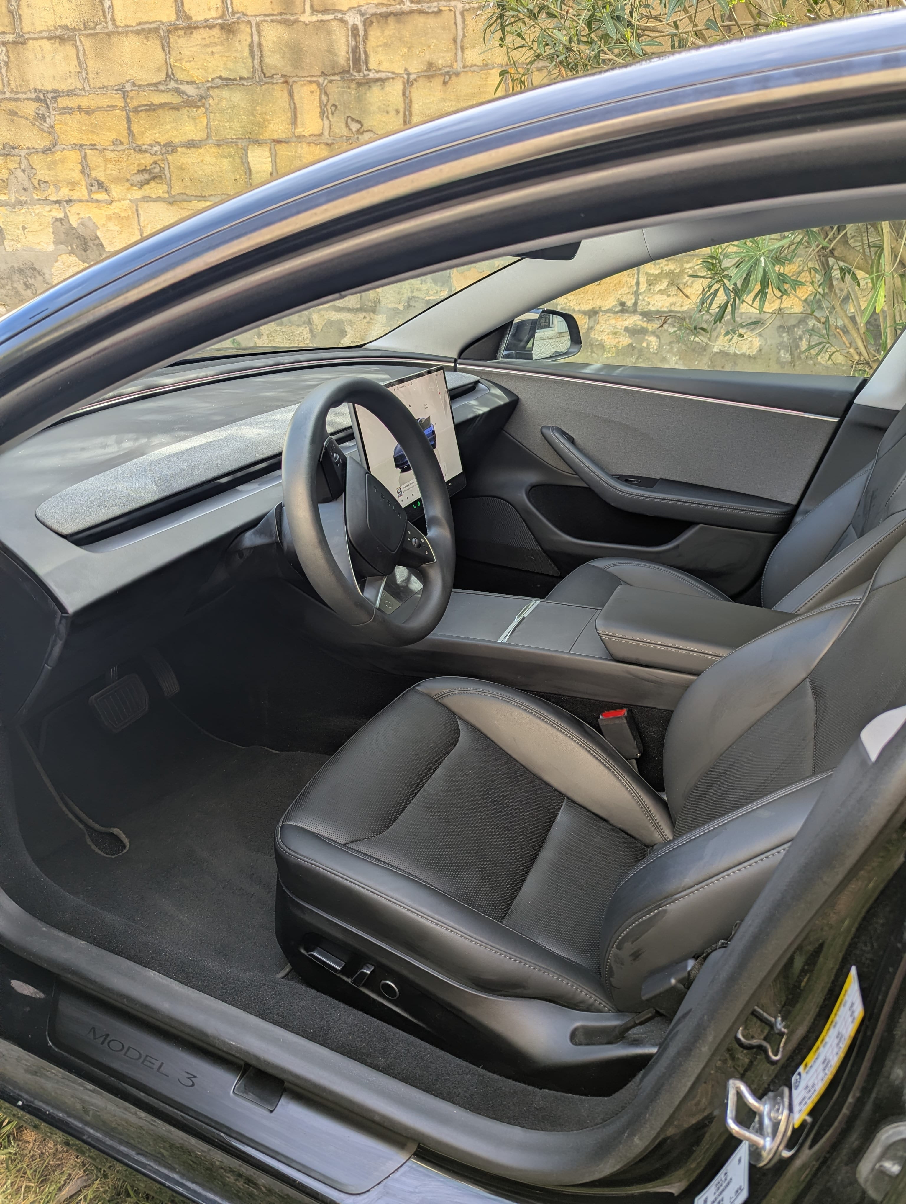 Tesla Model 3 con Cámara de marcha atrás