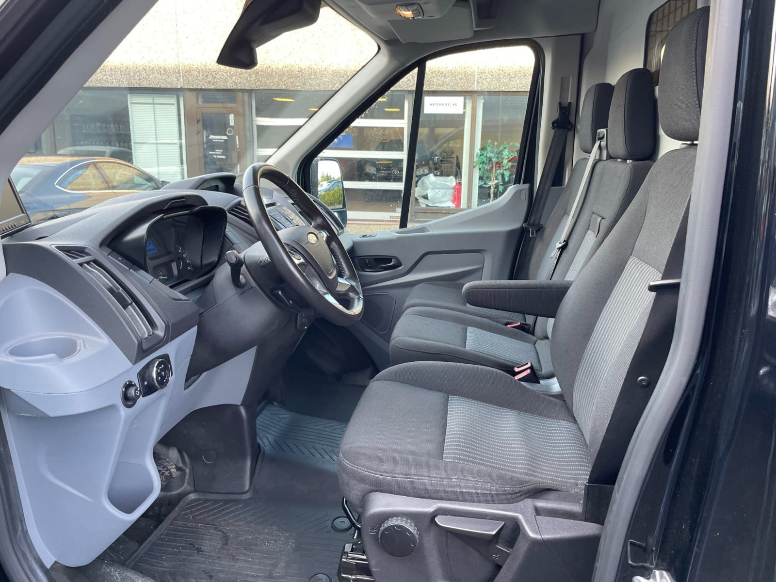 Ford Transit Varebil med Bluetooth audio