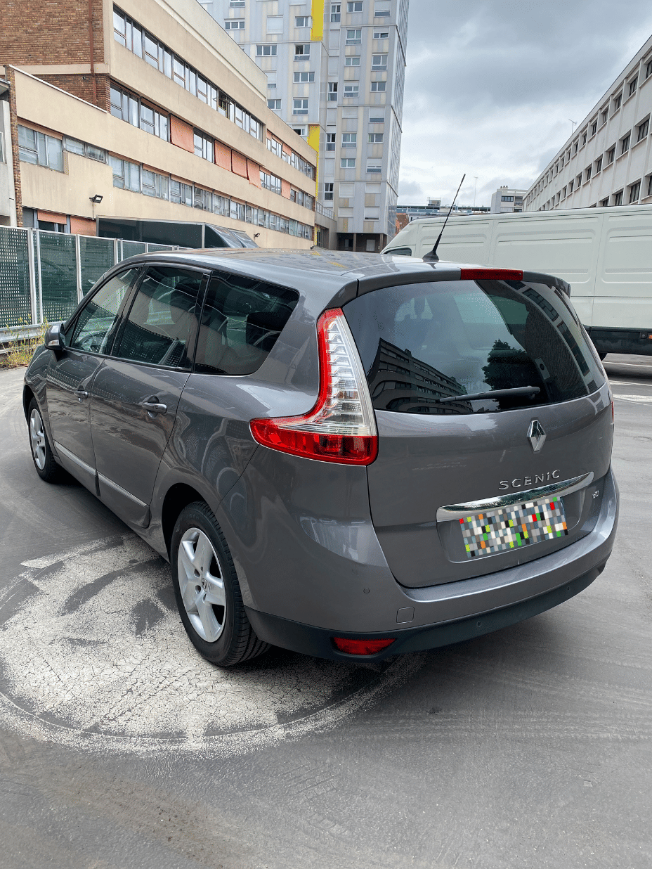 Renault Grand Scenic III 890 avec GPS
