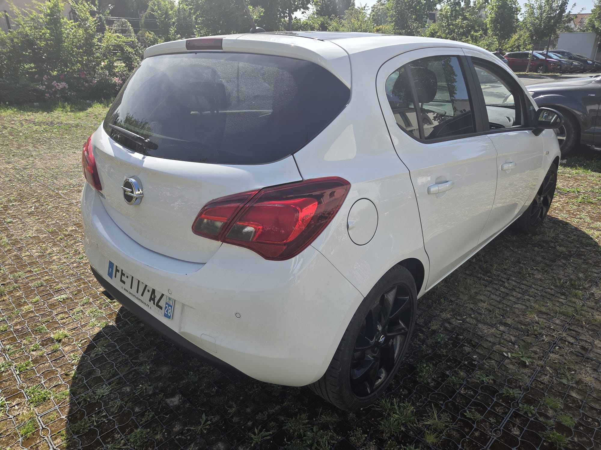 Opel Corsa Black Edition avec Caméra de recul