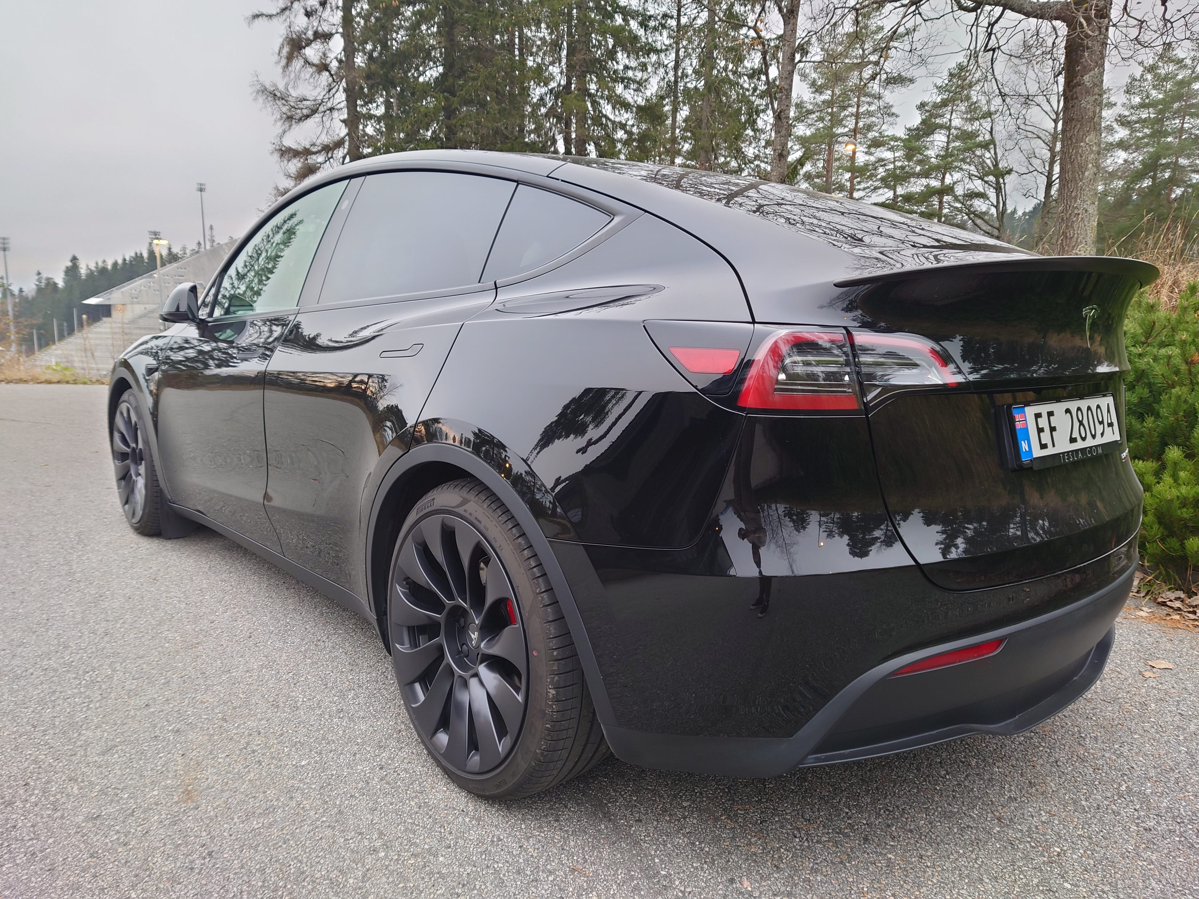 Tesla Model Y Performance mit Klimaanlage