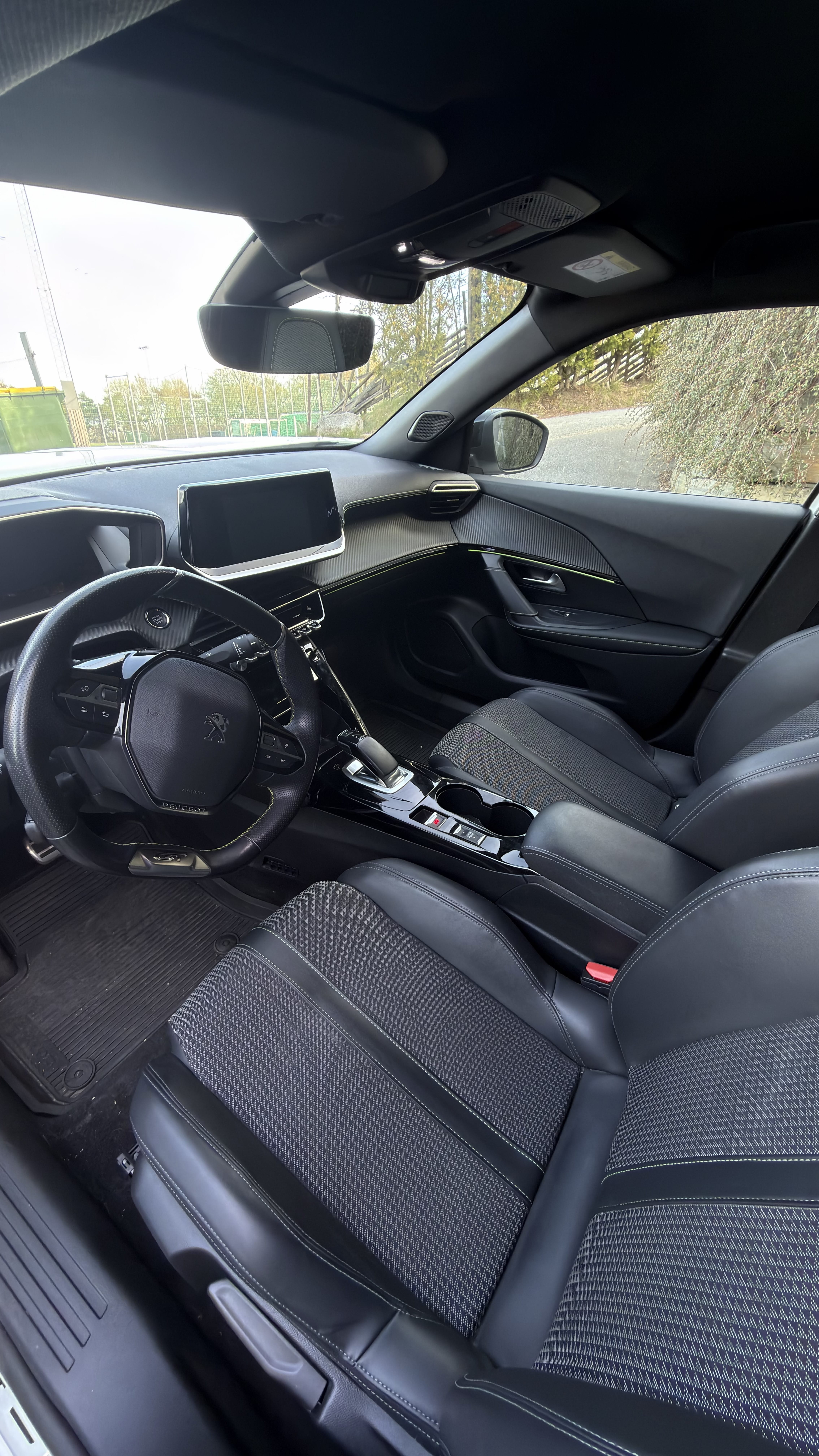 Peugeot e-2008 with Cruise control