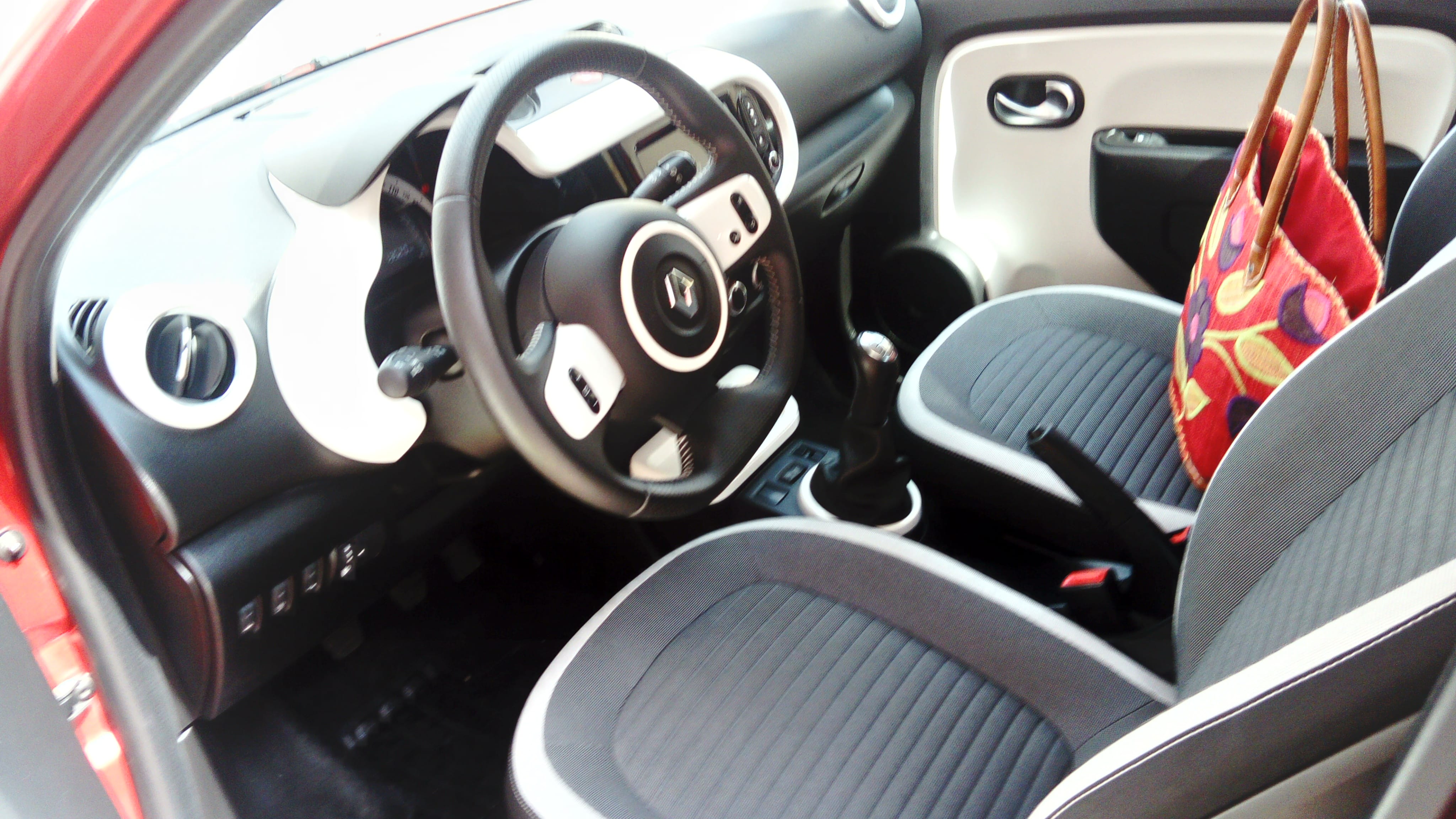 Renault Twingo III Intense avec Audio Bluetooth