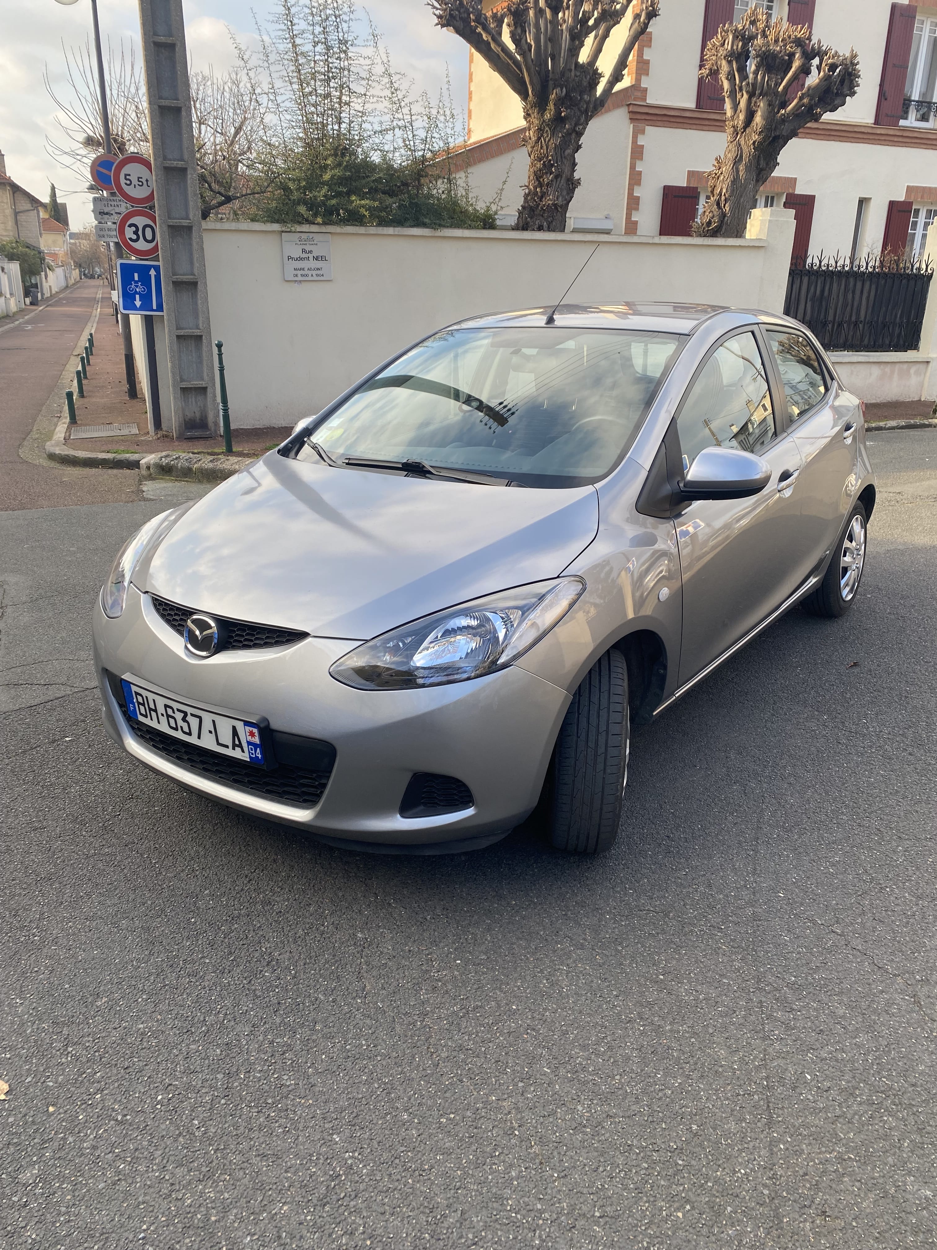 Mazda 2