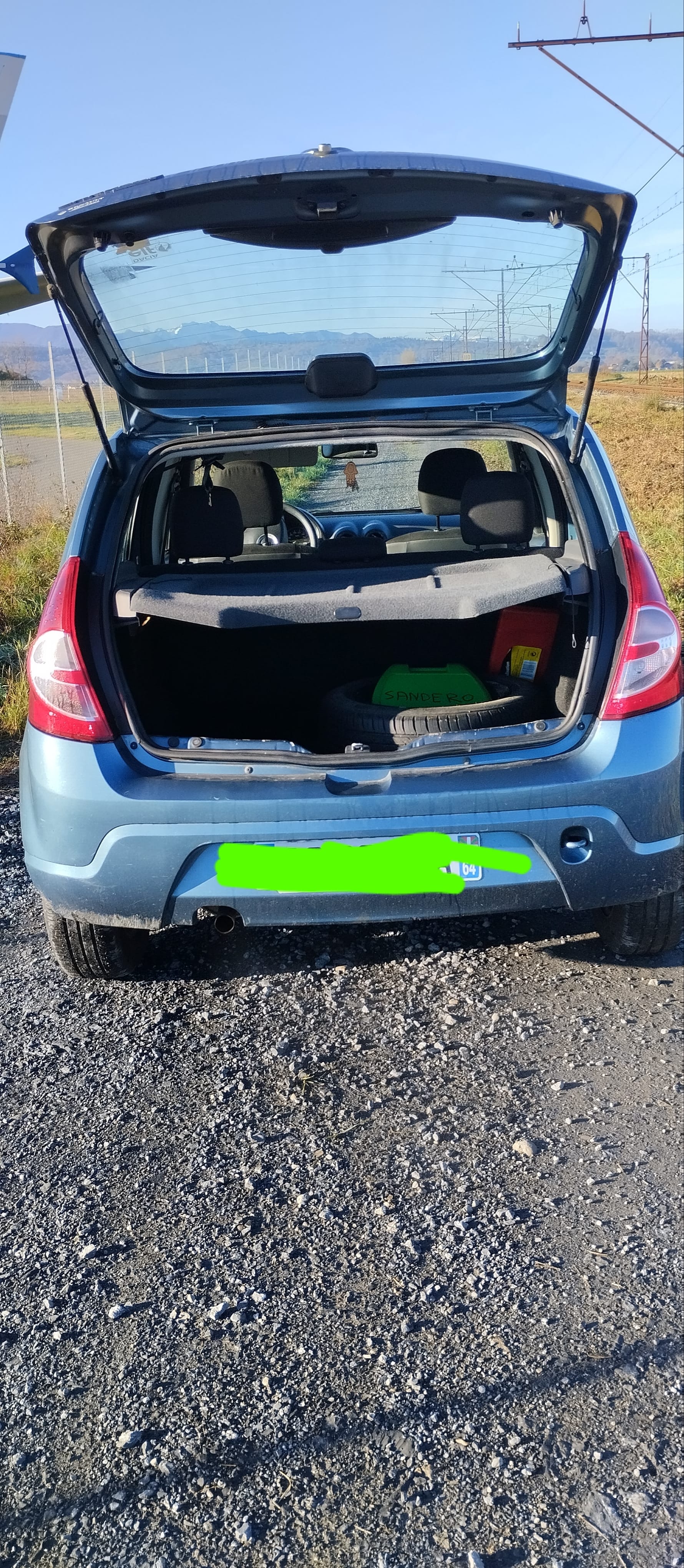 Dacia Sandero 1.4 MPI avec Porte-skis