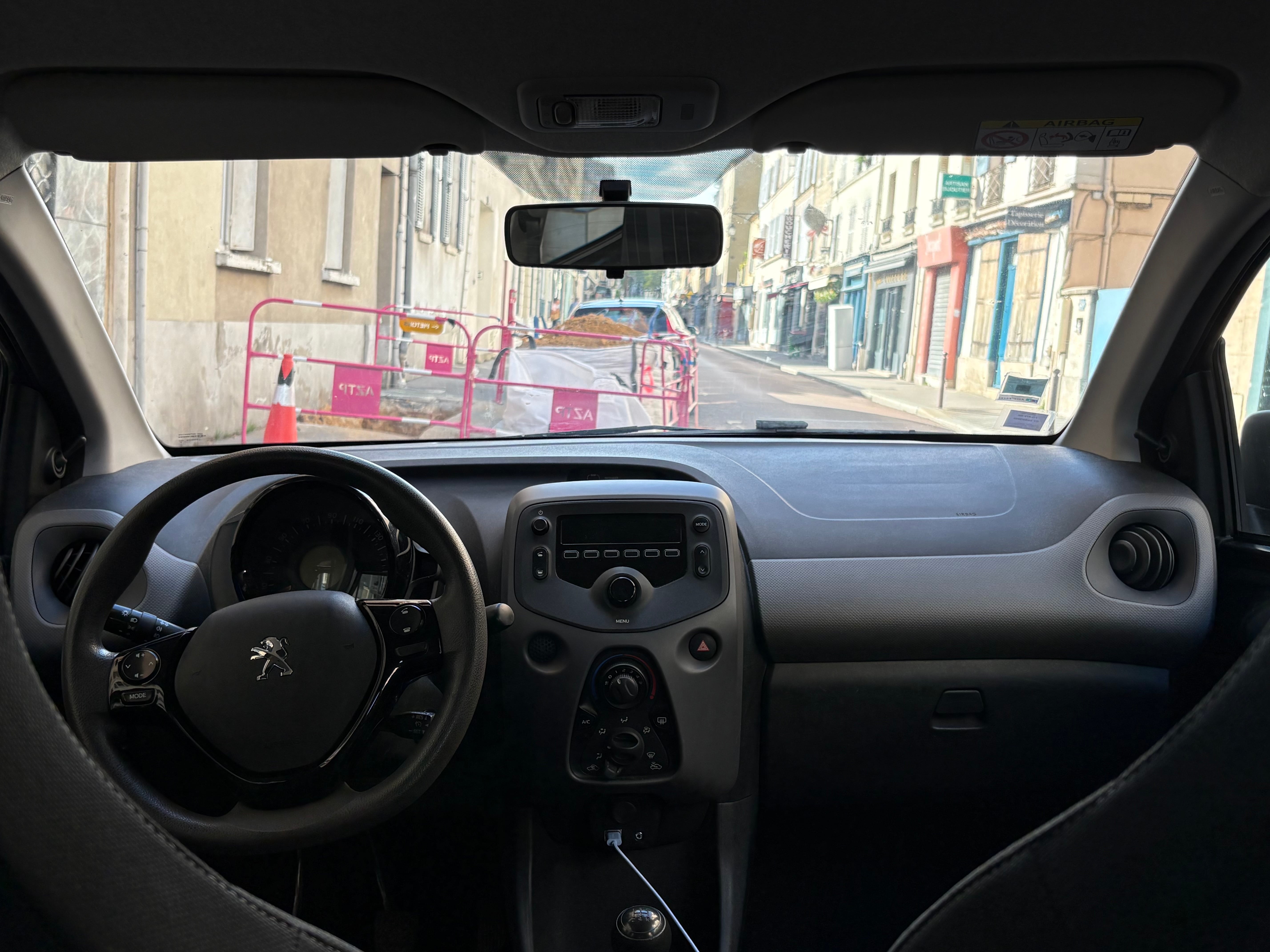 Peugeot 108 1.0 VTI avec Port USB