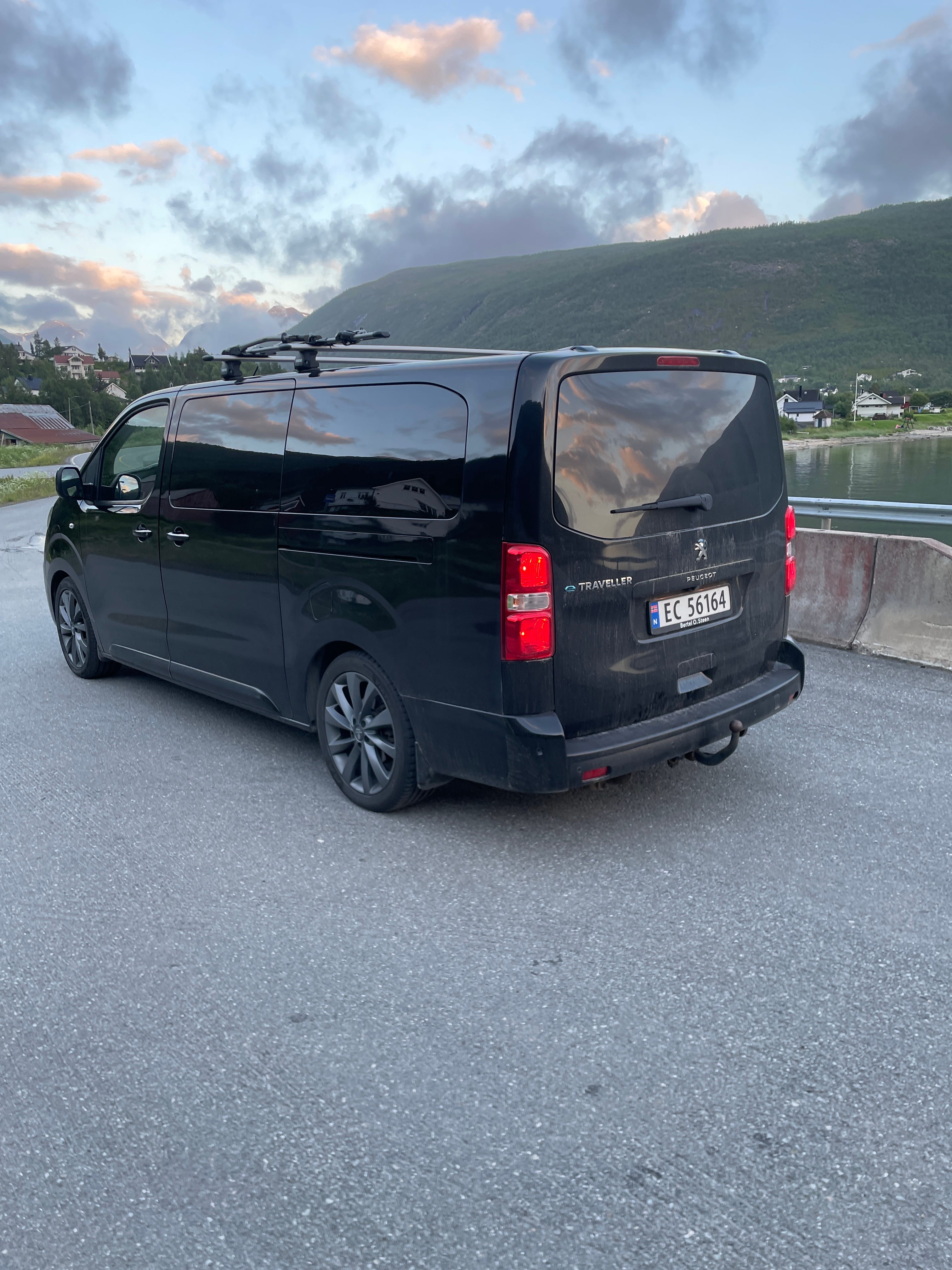 Peugeot E-Traveller med Ryggekamera