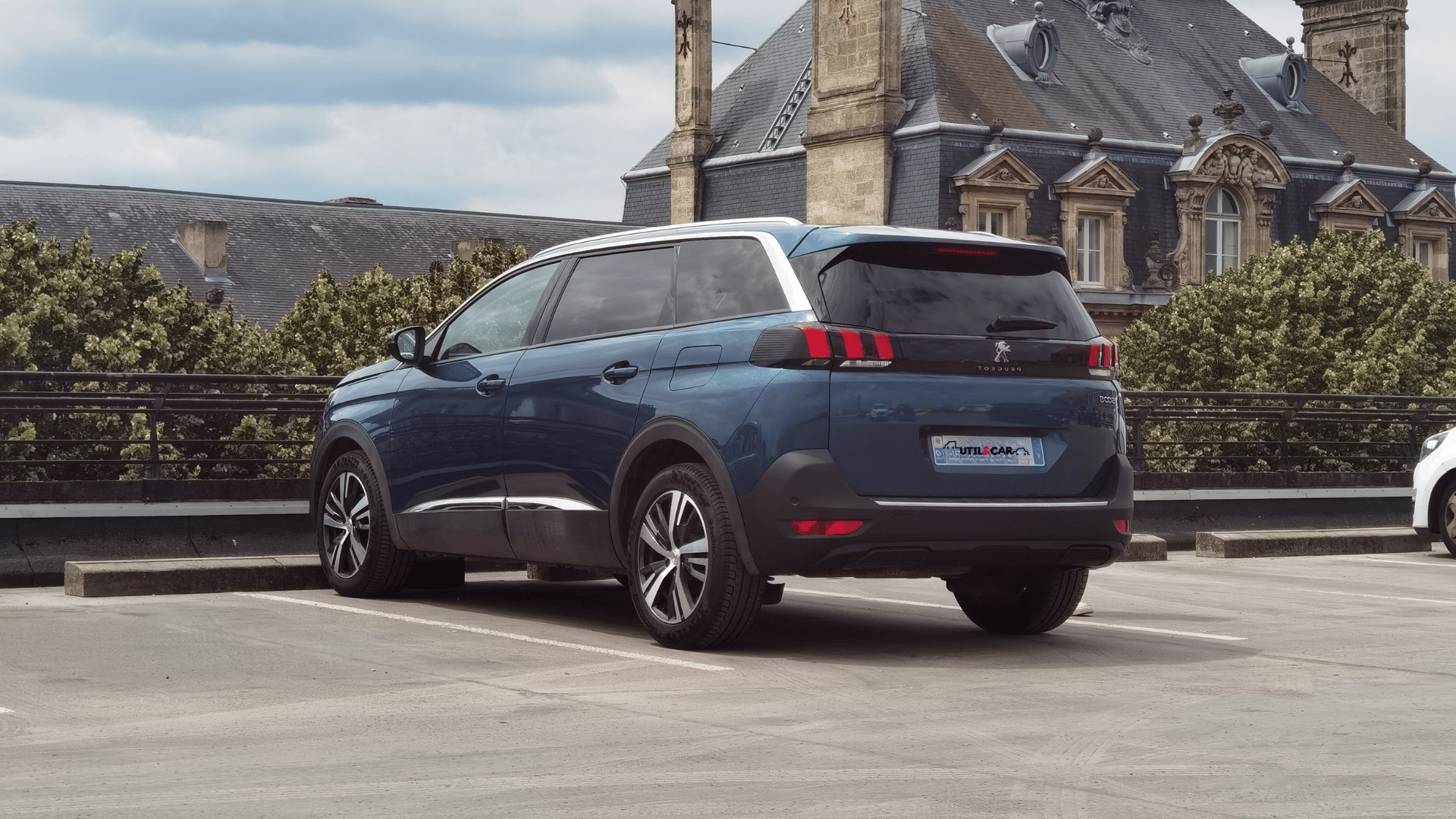 Peugeot 5008 7 Places - Boite Automatique | GPS | GARE ST-JEAN (750m) avec Régulateur de vitesse