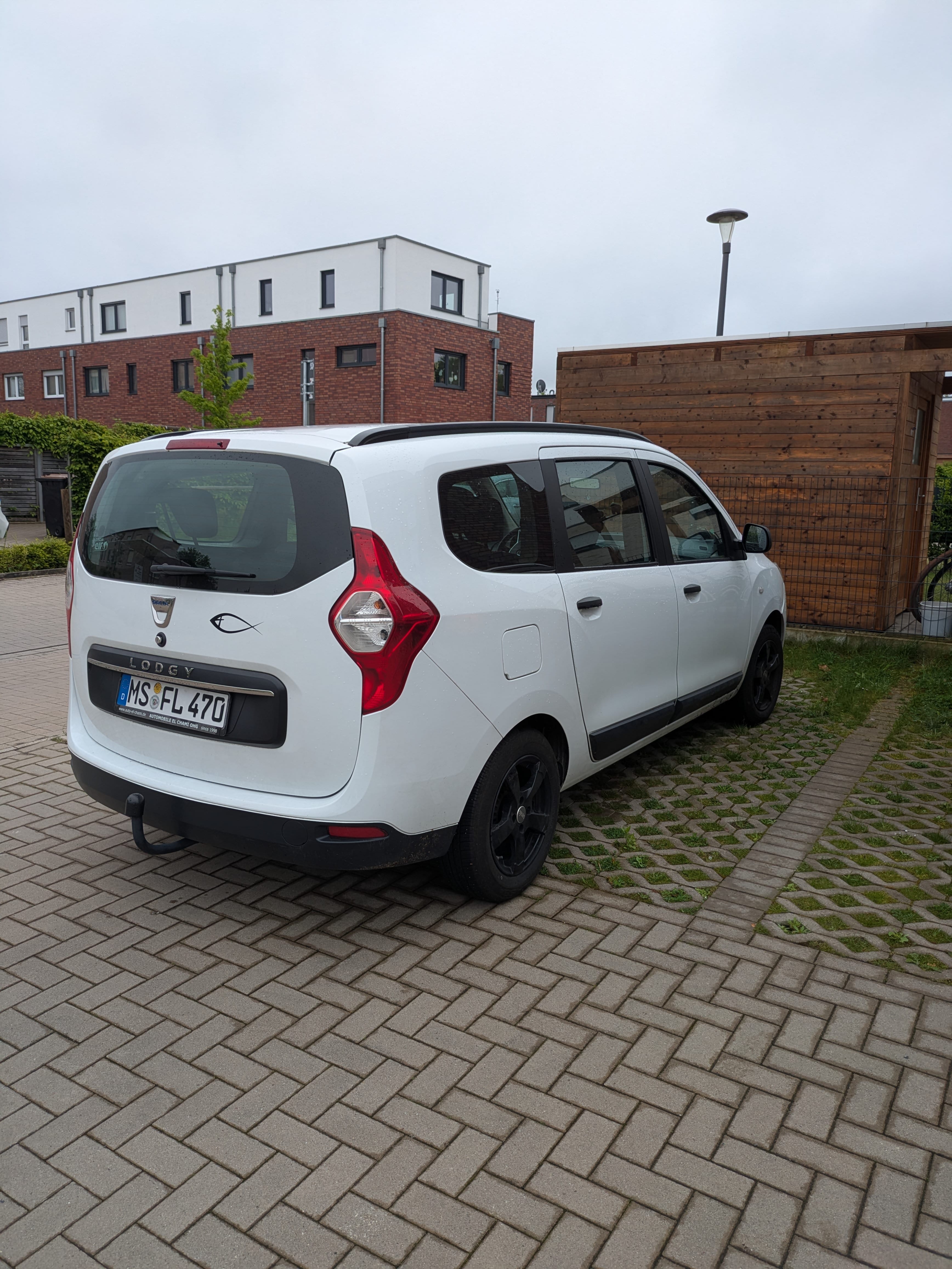 Dacia Lodgy mit Kindersitz